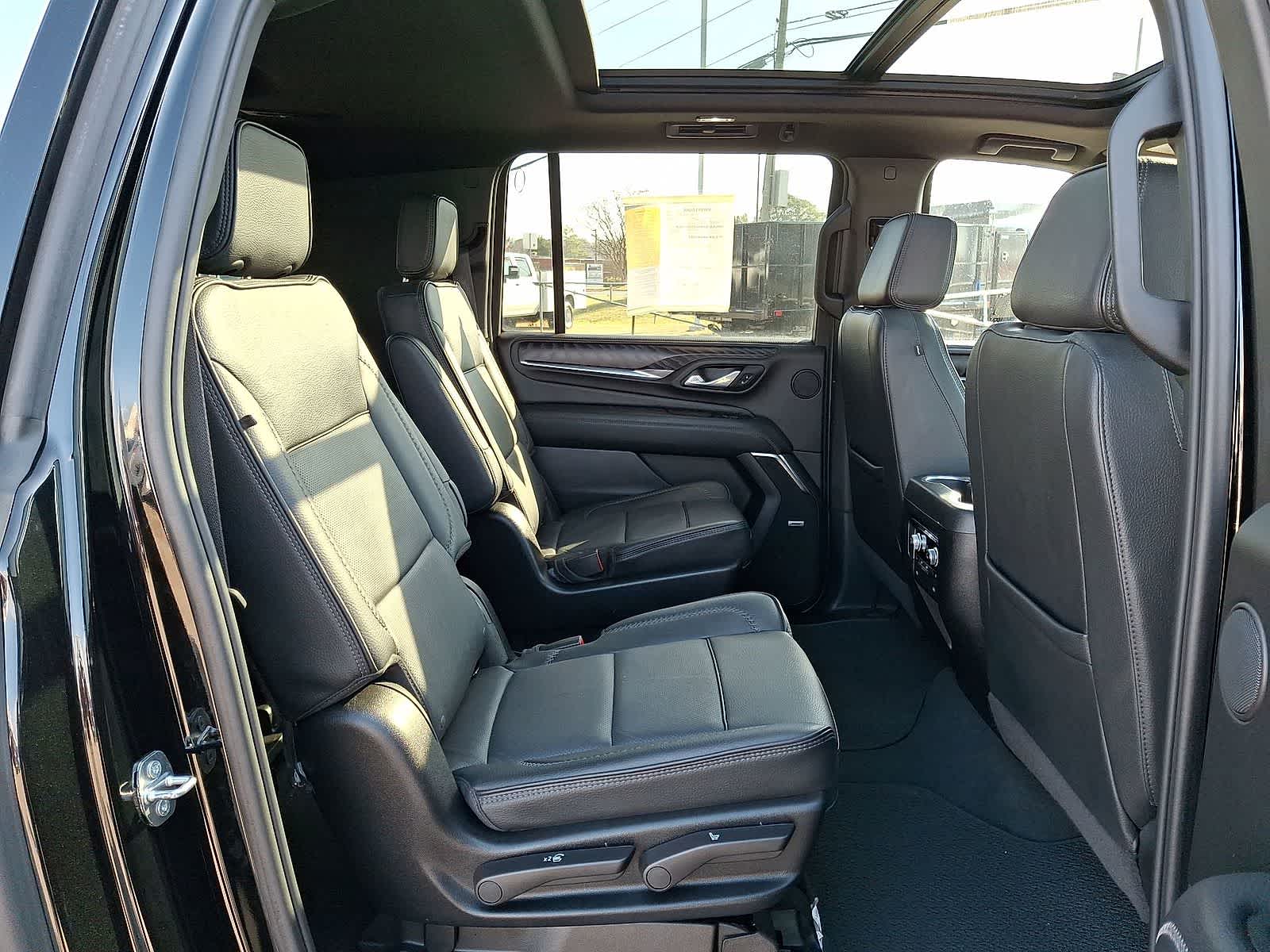 Thumbnail: 2024 GMC Yukon XL - 33
