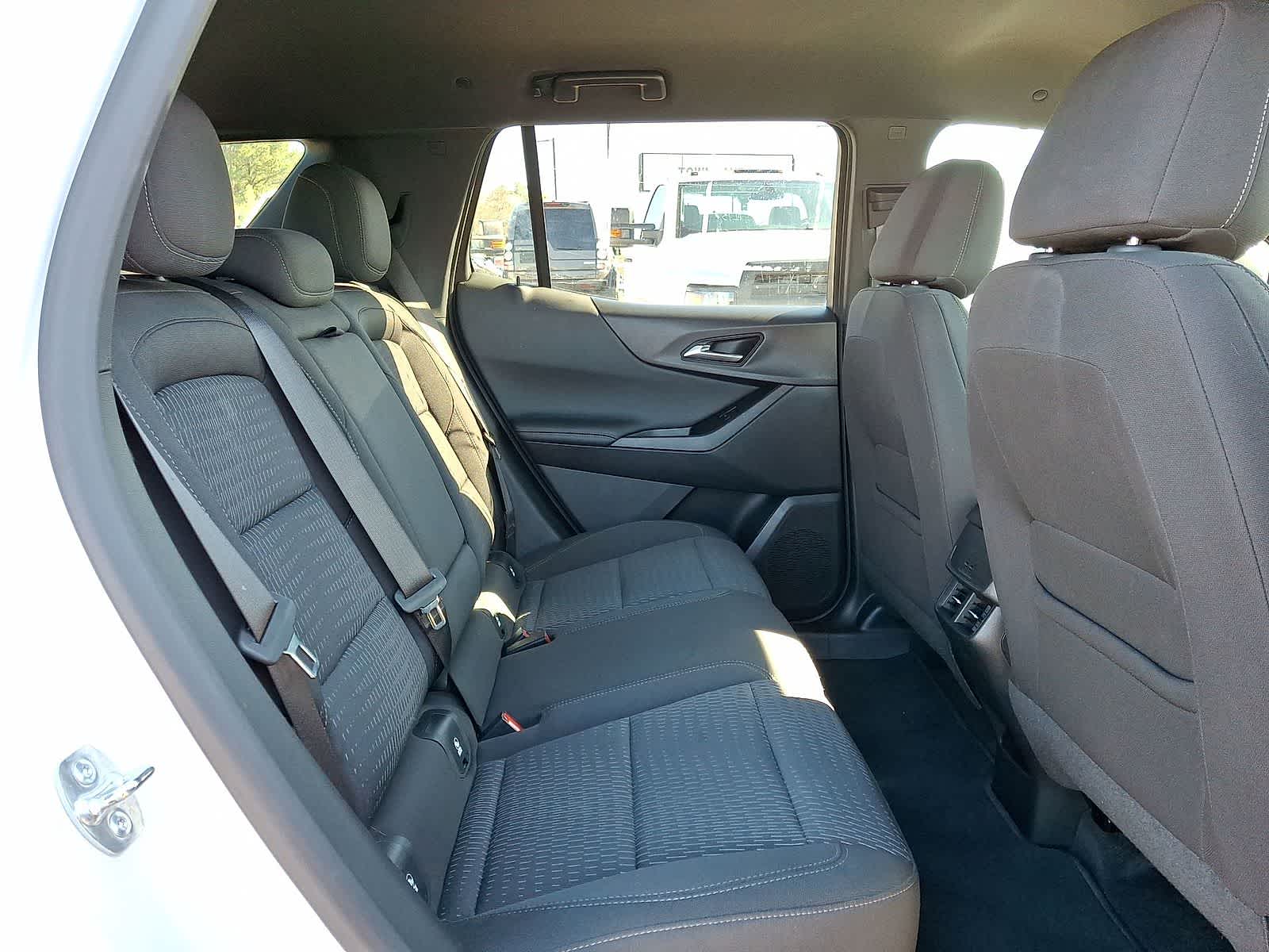 Thumbnail: 2025 Chevrolet Equinox - 32