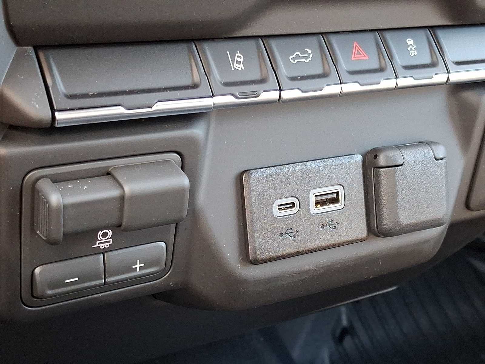 Thumbnail: 2026 Chevrolet Silverado 2500 - 21