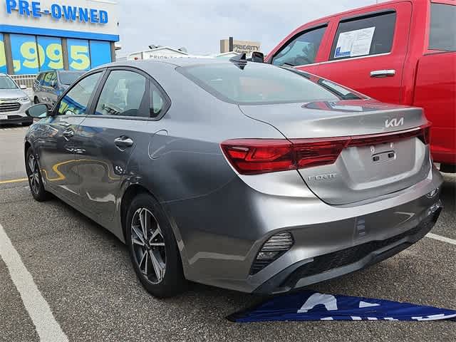 Thumbnail: 2022 Kia Forte - 3