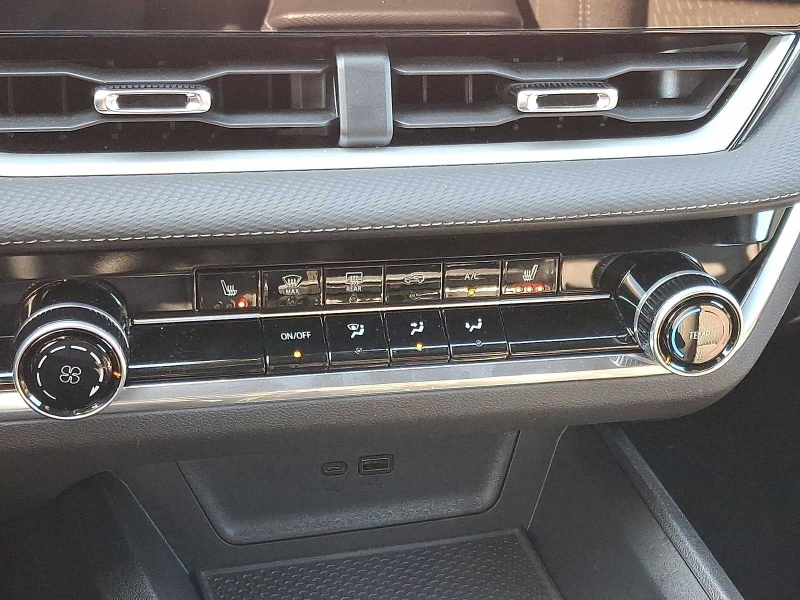 Thumbnail: 2025 Chevrolet Equinox - 23