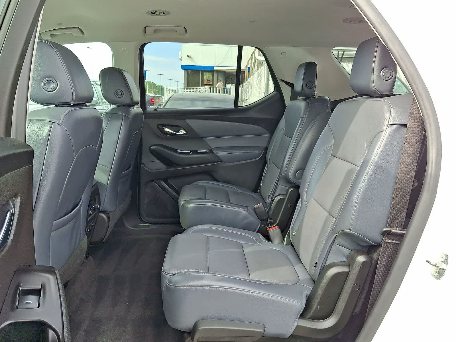 Thumbnail: 2018 Chevrolet Traverse - 31