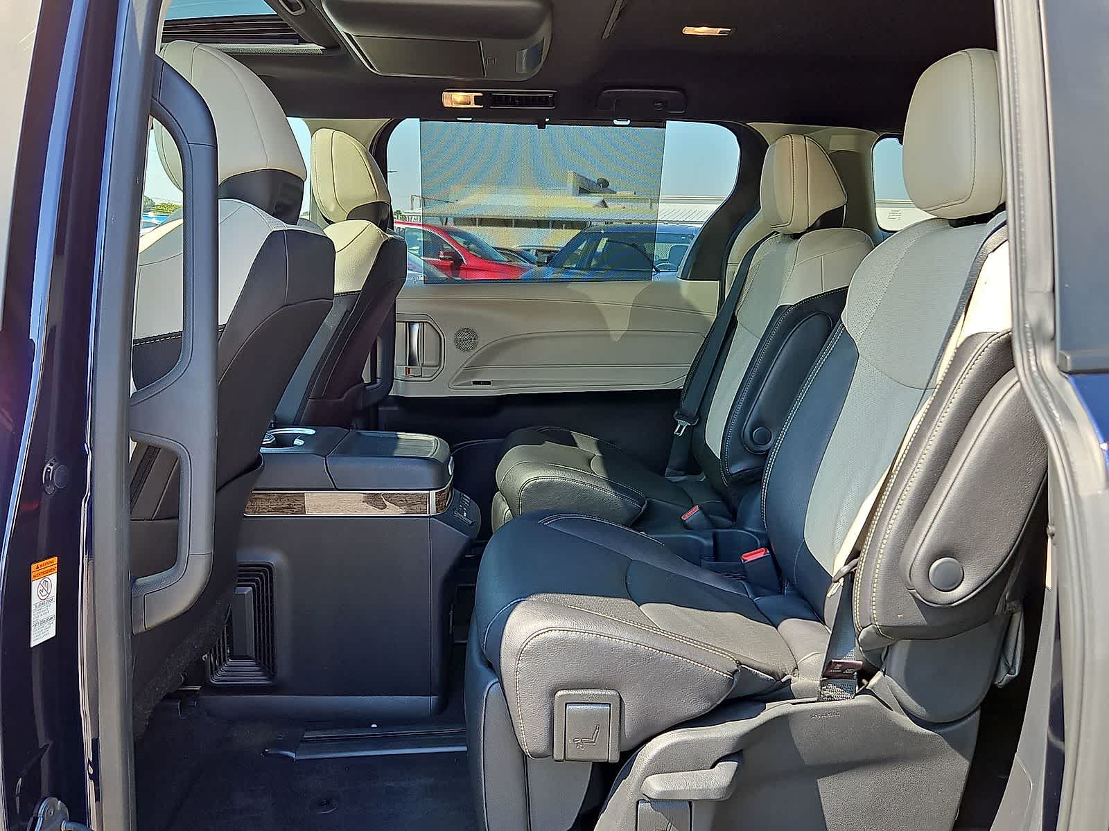 Thumbnail: 2025 Toyota Sienna - 30