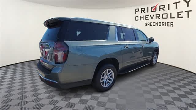 Thumbnail: 2023 Chevrolet Suburban - 8