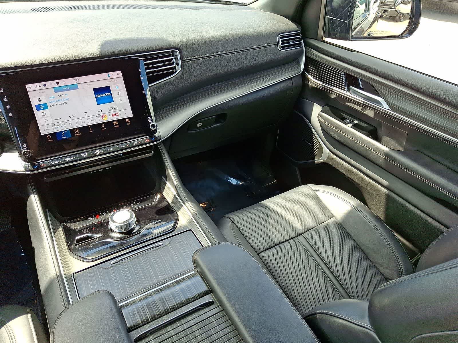 Thumbnail: 2024 Jeep Wagoneer - 12