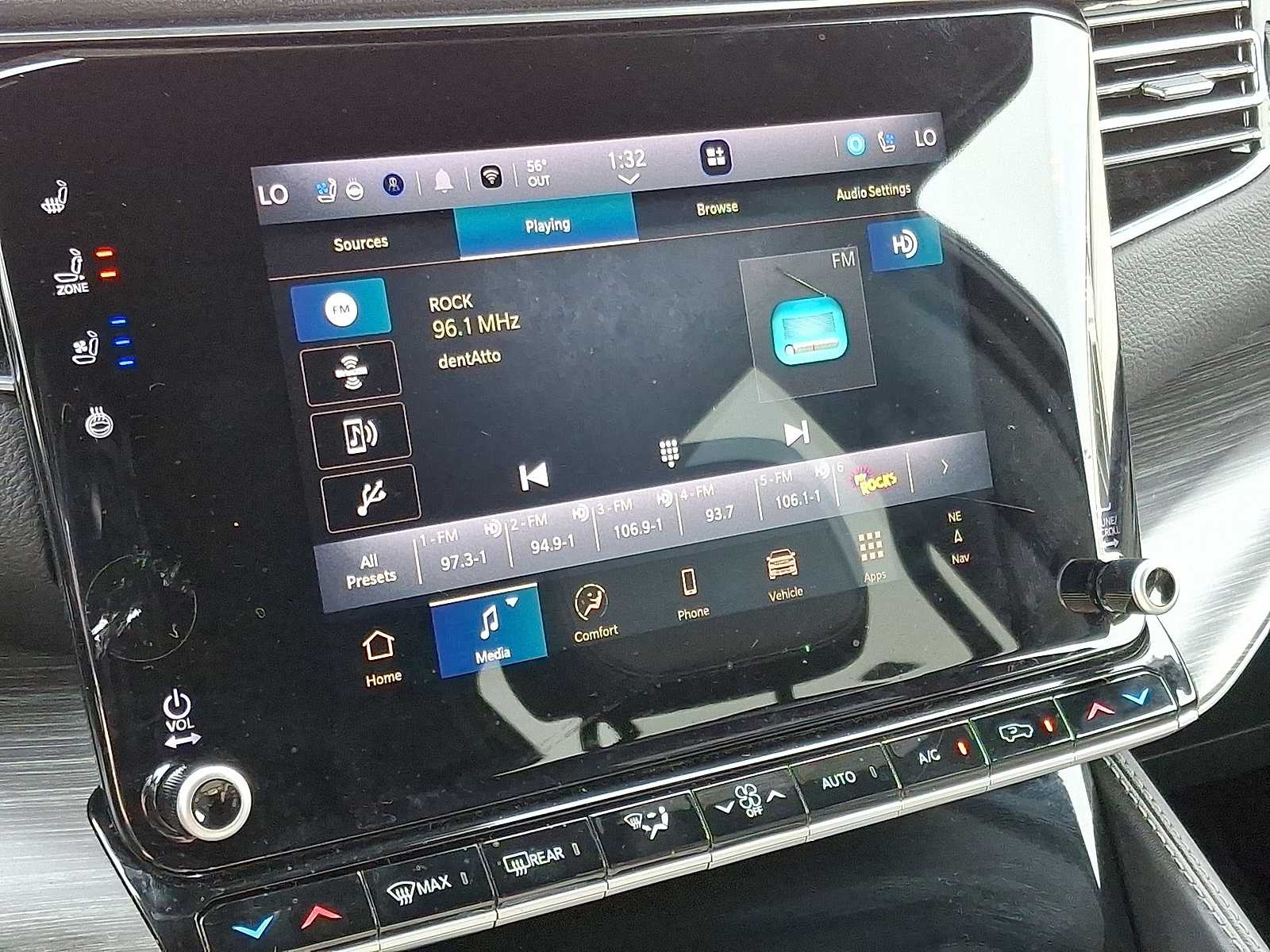 Thumbnail: 2024 Jeep Wagoneer - 19