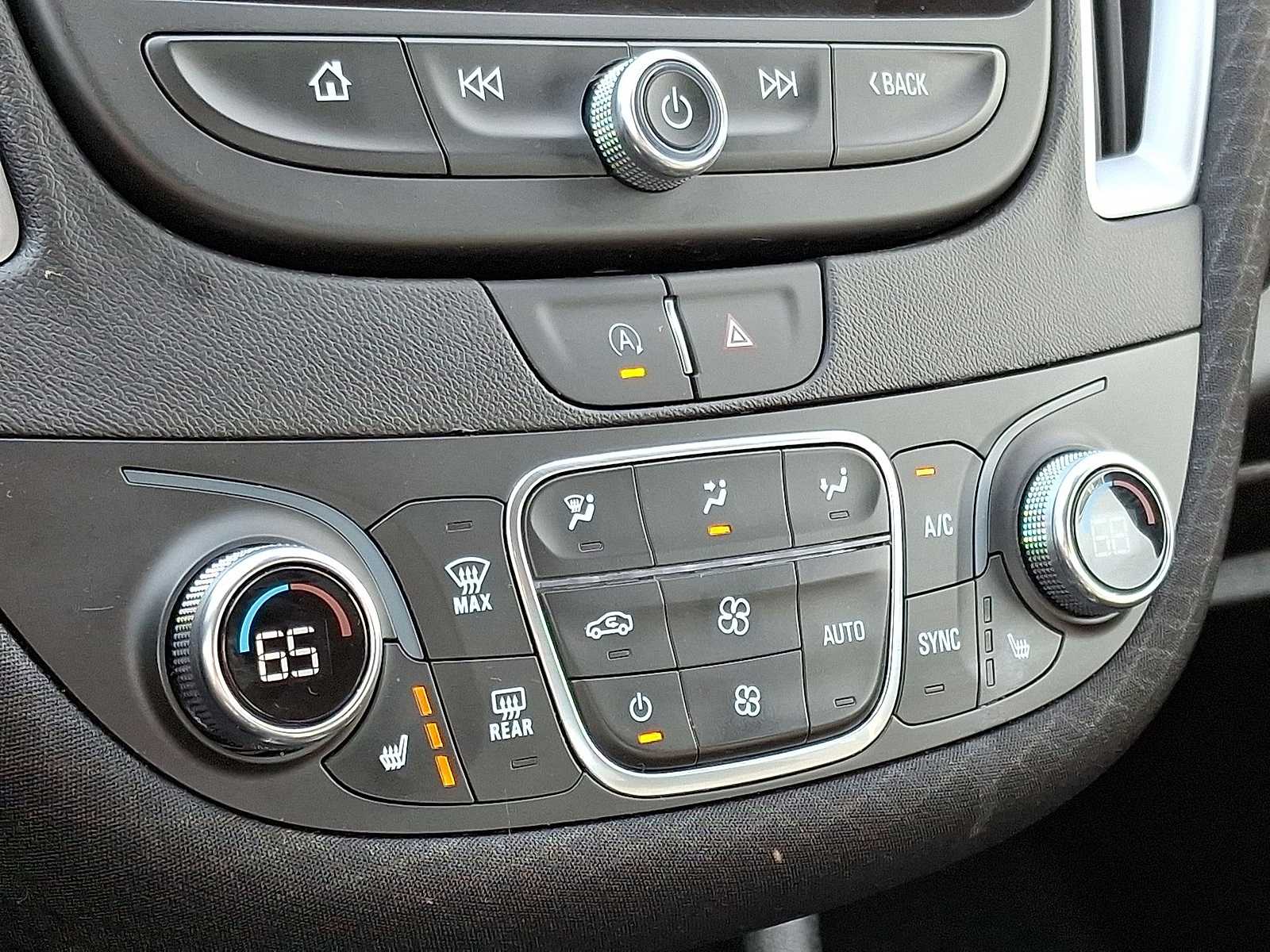 Thumbnail: 2024 Chevrolet Malibu - 23