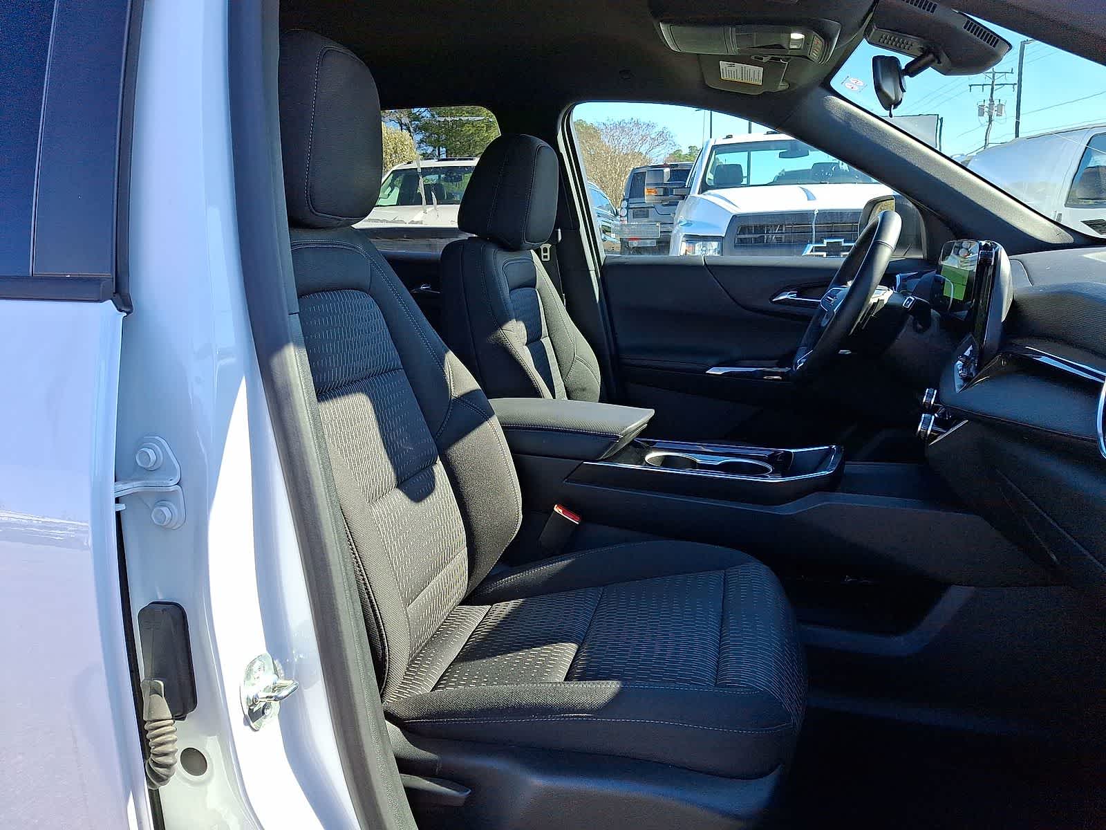 Thumbnail: 2025 Chevrolet Equinox - 33