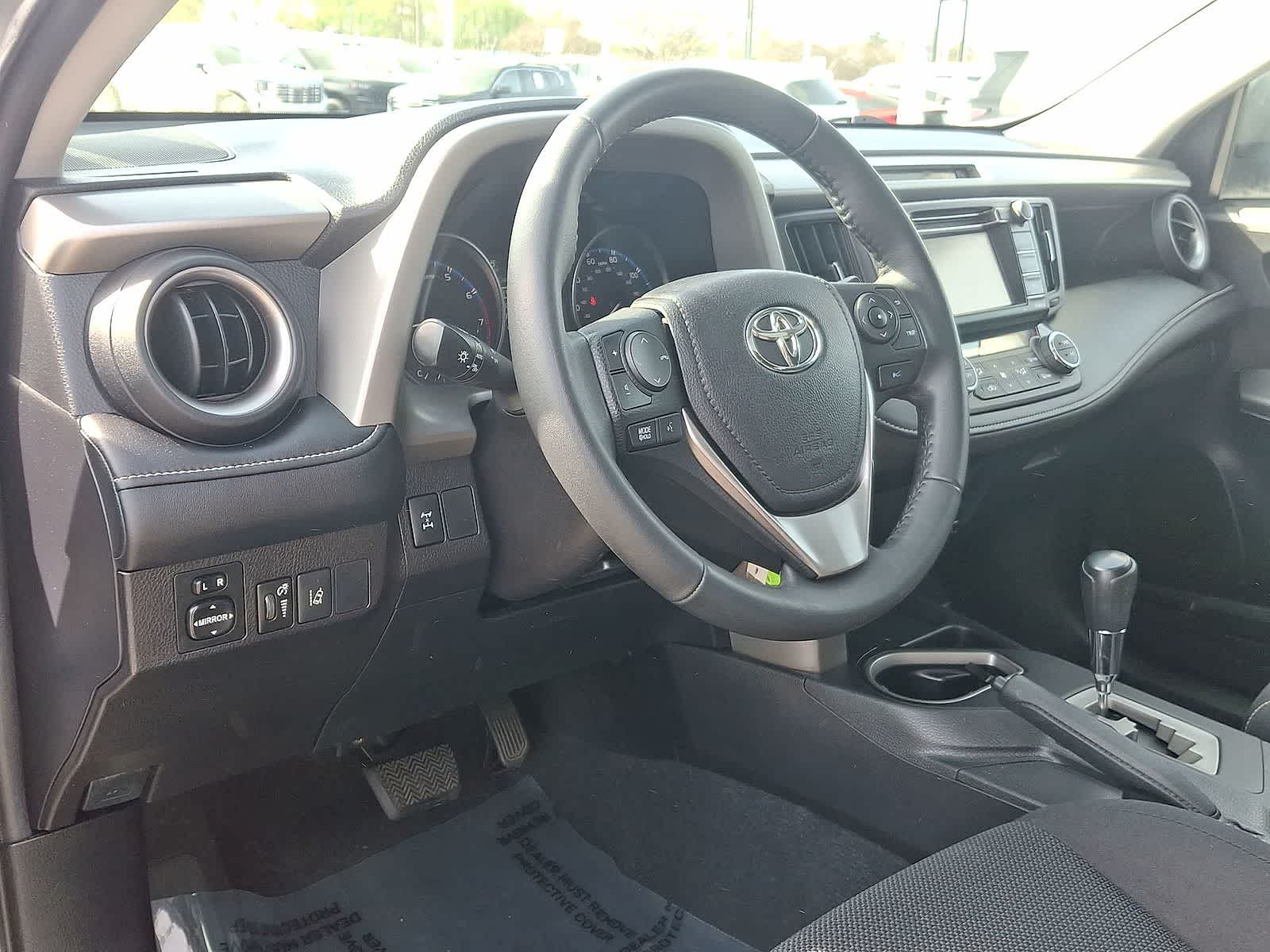 Thumbnail: 2017 Toyota RAV4 - 16