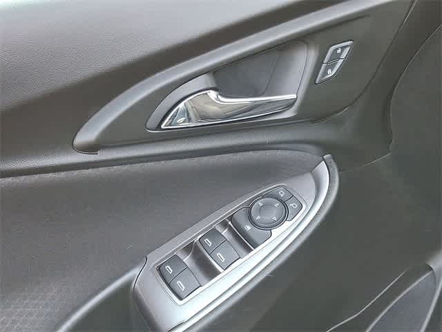 Thumbnail: 2020 Chevrolet Malibu - 27