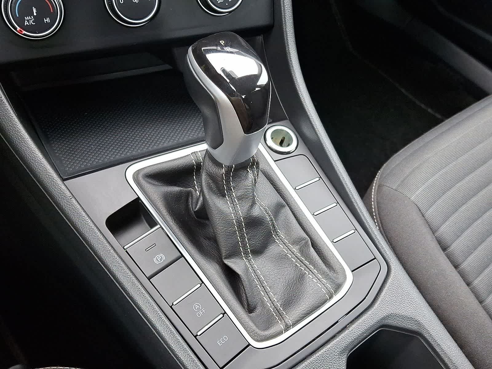 Thumbnail: 2024 Volkswagen Jetta - 21