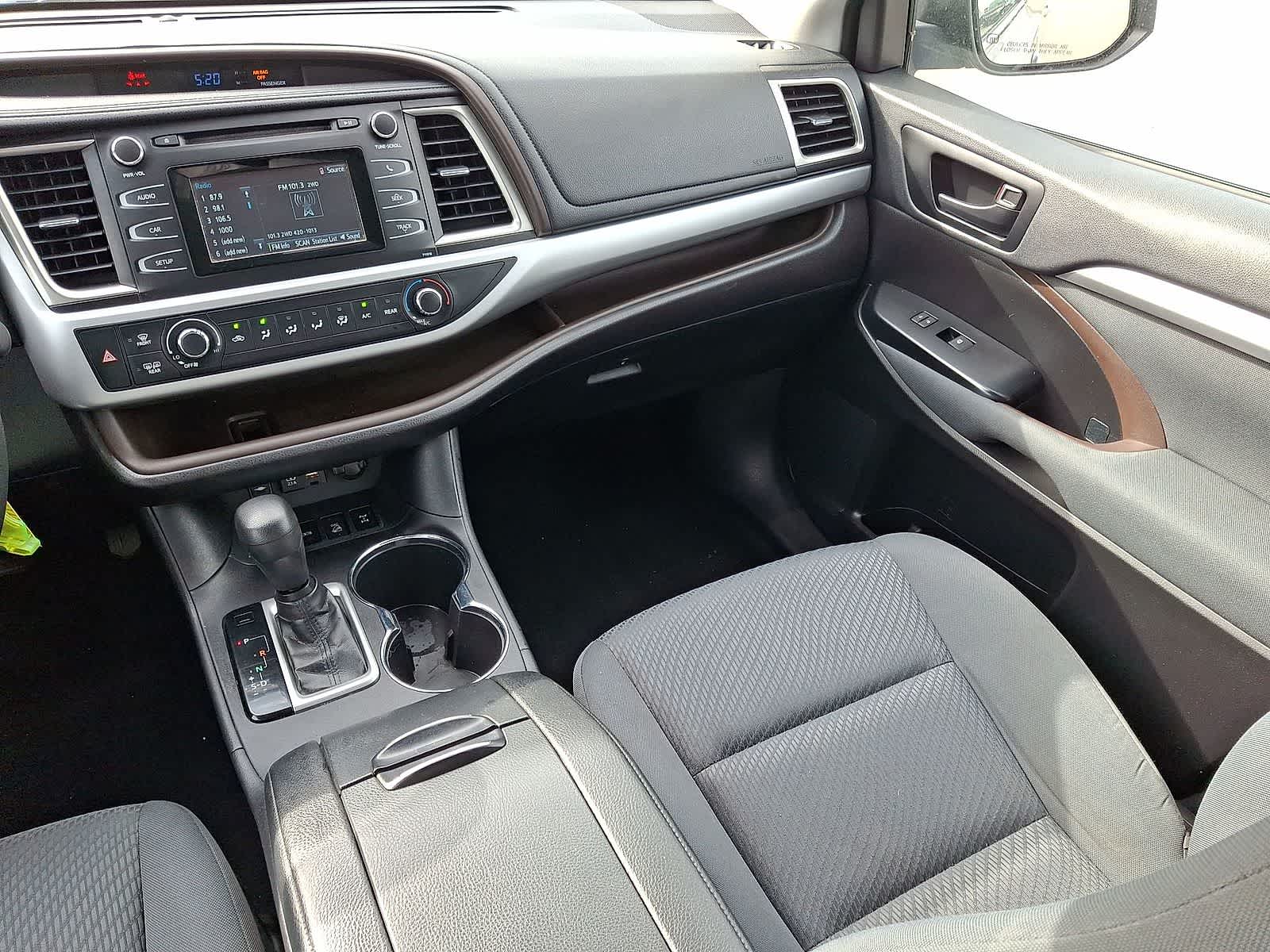 Thumbnail: 2019 Toyota Highlander - 12