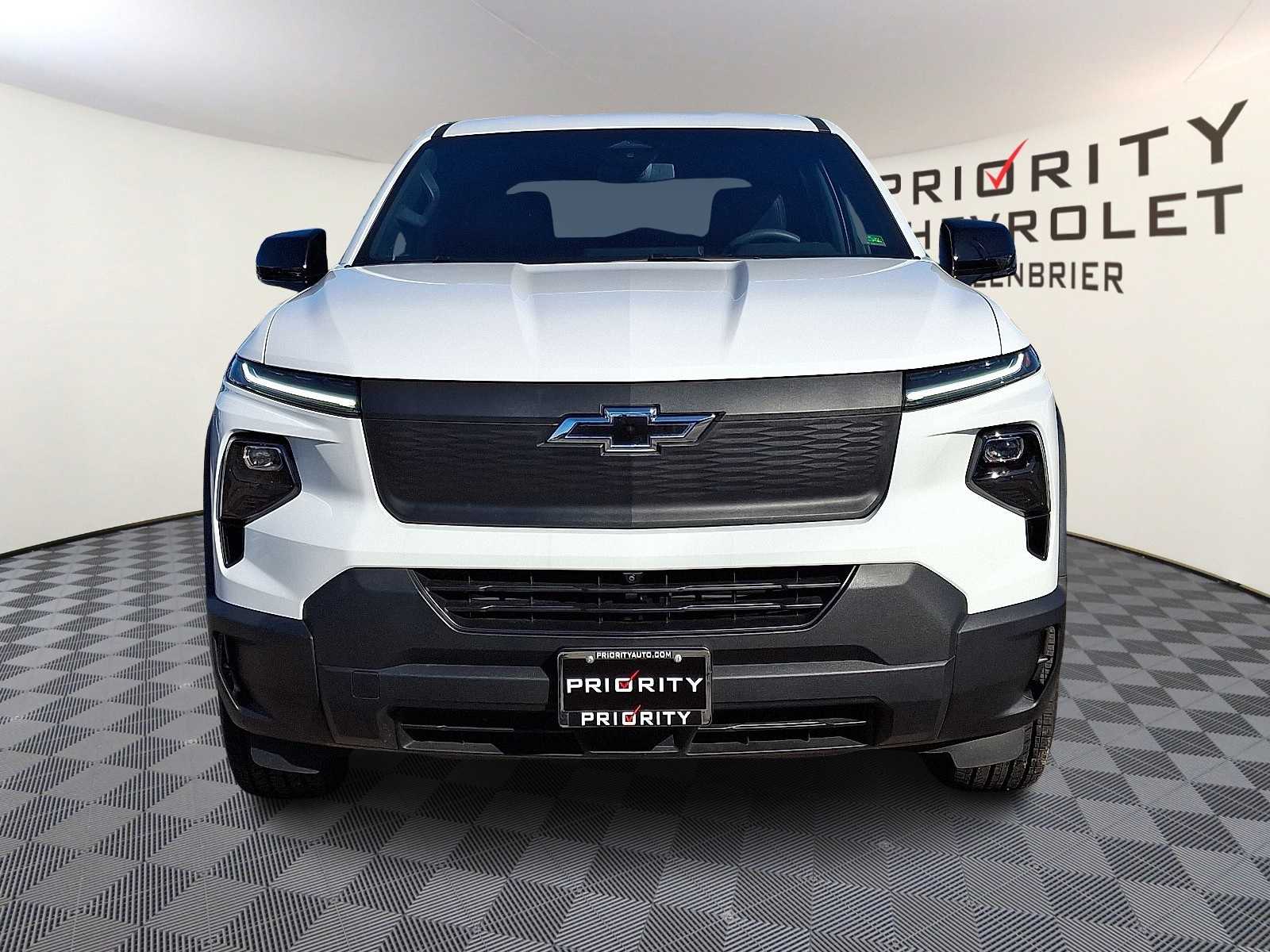 Thumbnail: 2024 Chevrolet Silverado EV - 2