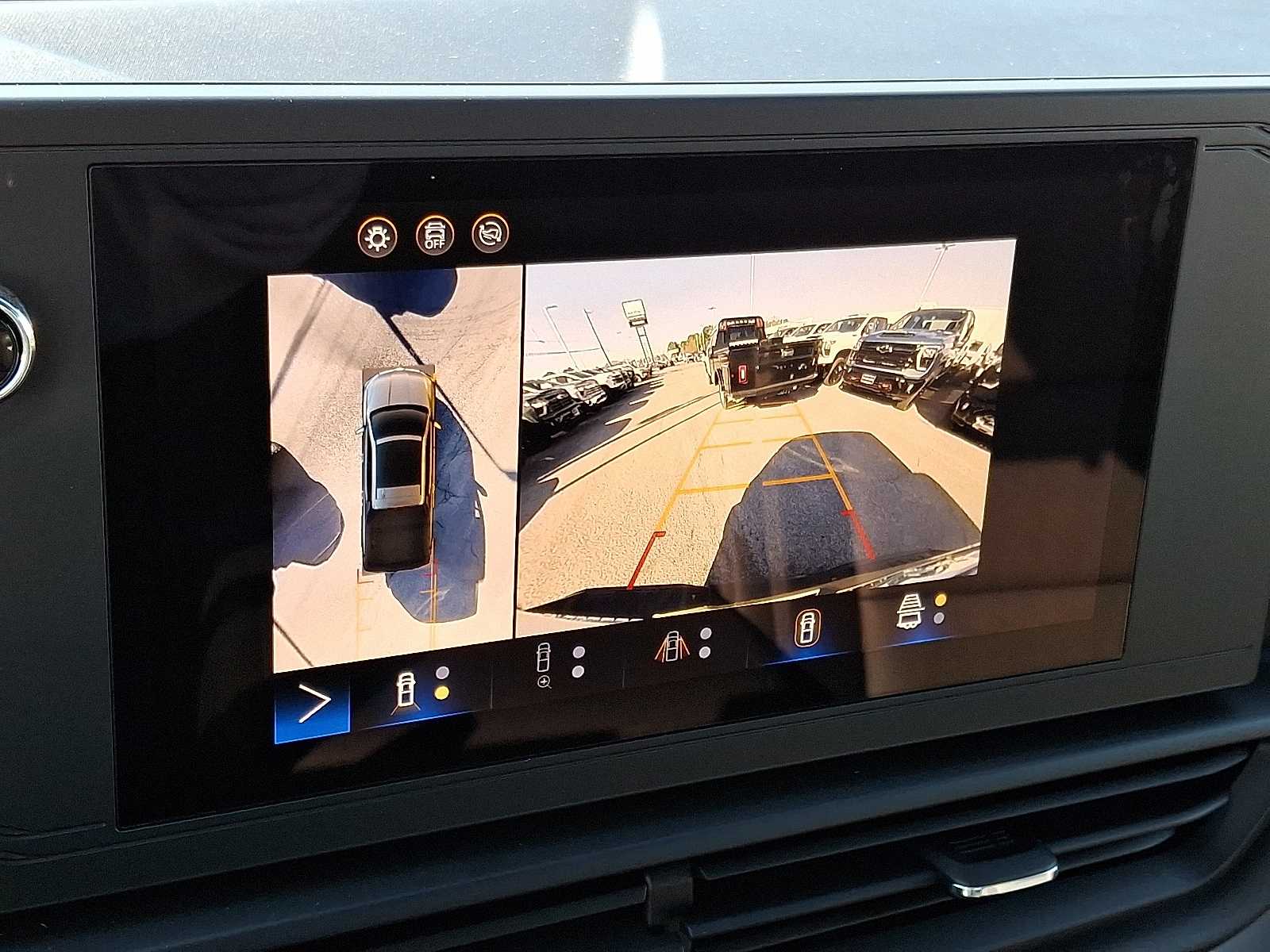 Thumbnail: 2024 Chevrolet Silverado EV - 13