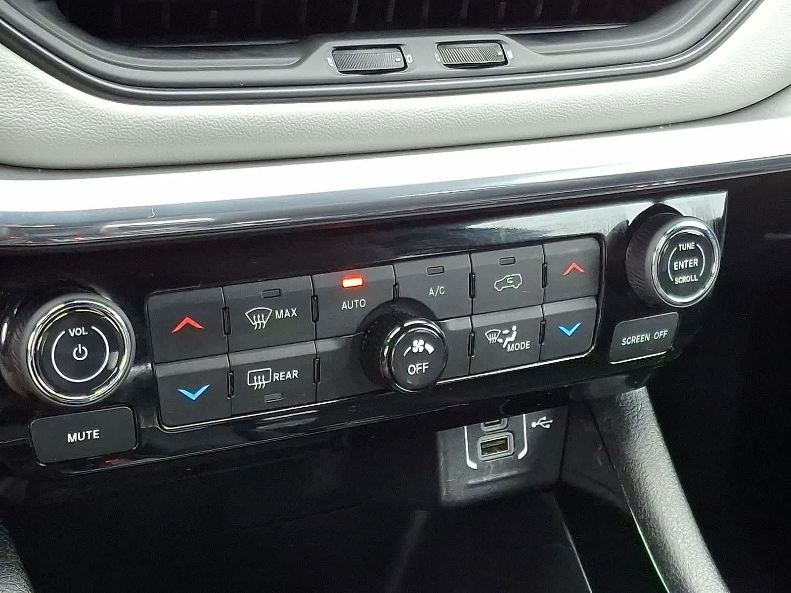 Thumbnail: 2024 Jeep Compass - 23