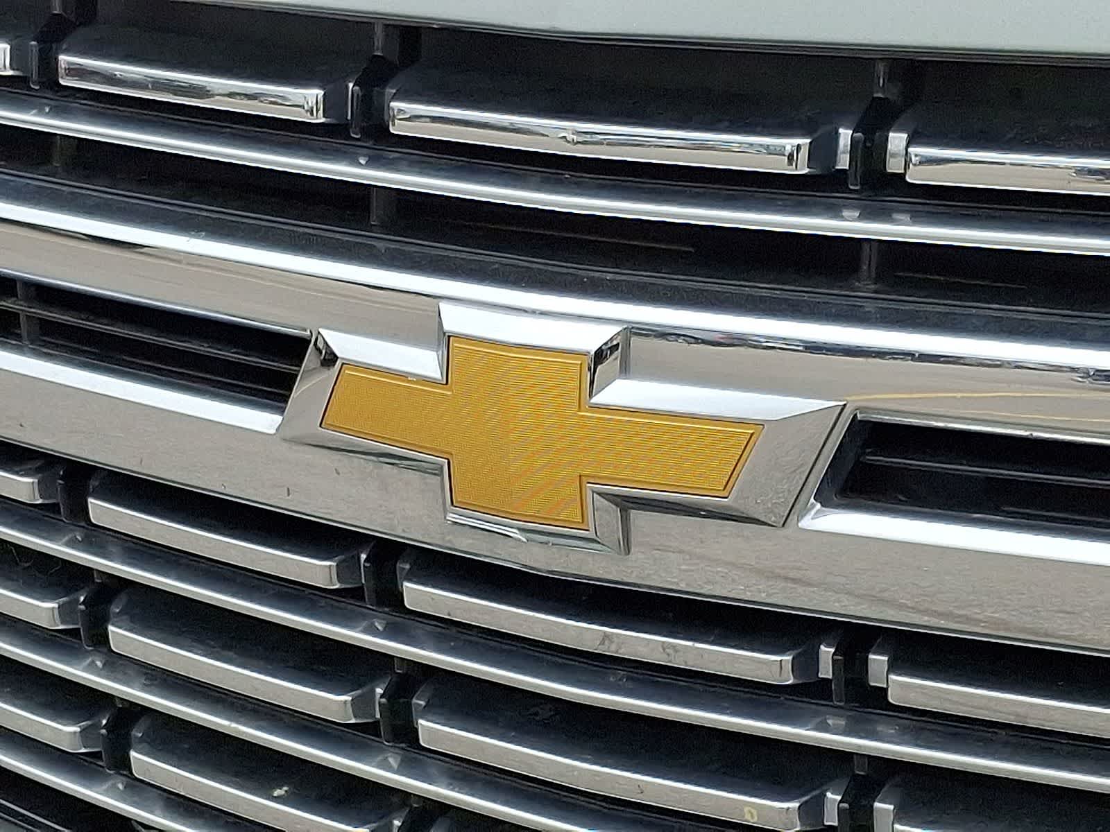 Thumbnail: 2023 Chevrolet Suburban - 36