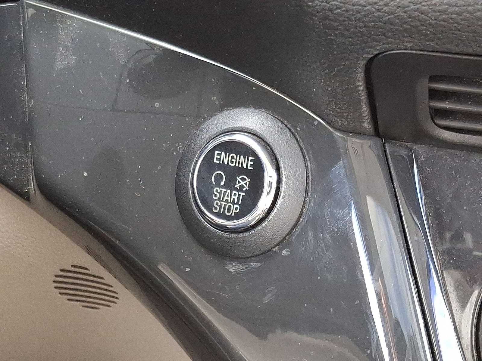 Thumbnail: 2015 Ford Escape - 22