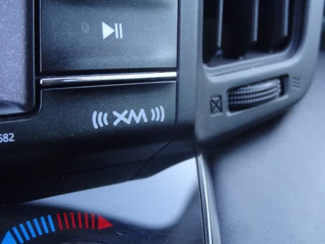 Thumbnail: 2017 Toyota RAV4 - 27