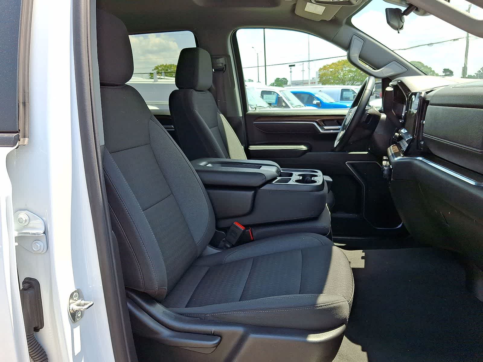 Thumbnail: 2025 Chevrolet Silverado 1500 - 33