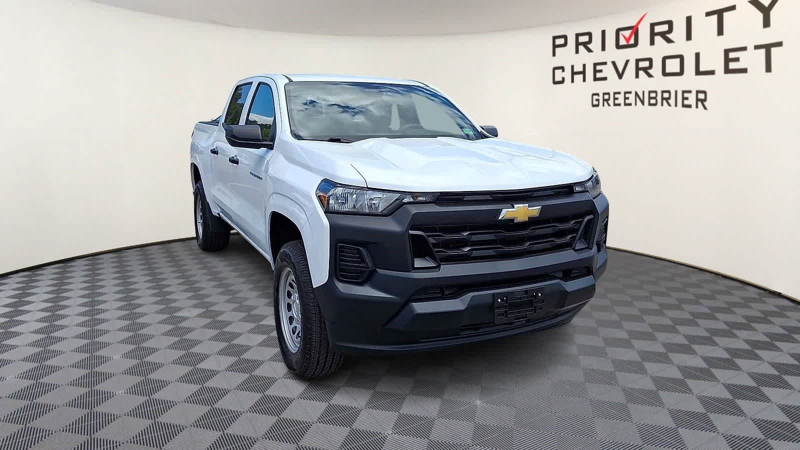 Thumbnail: 2024 Chevrolet Colorado - 3