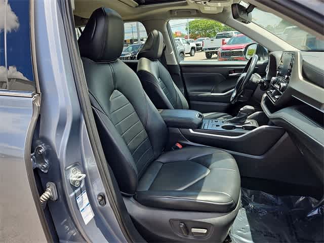 Thumbnail: 2021 Toyota Highlander - 33