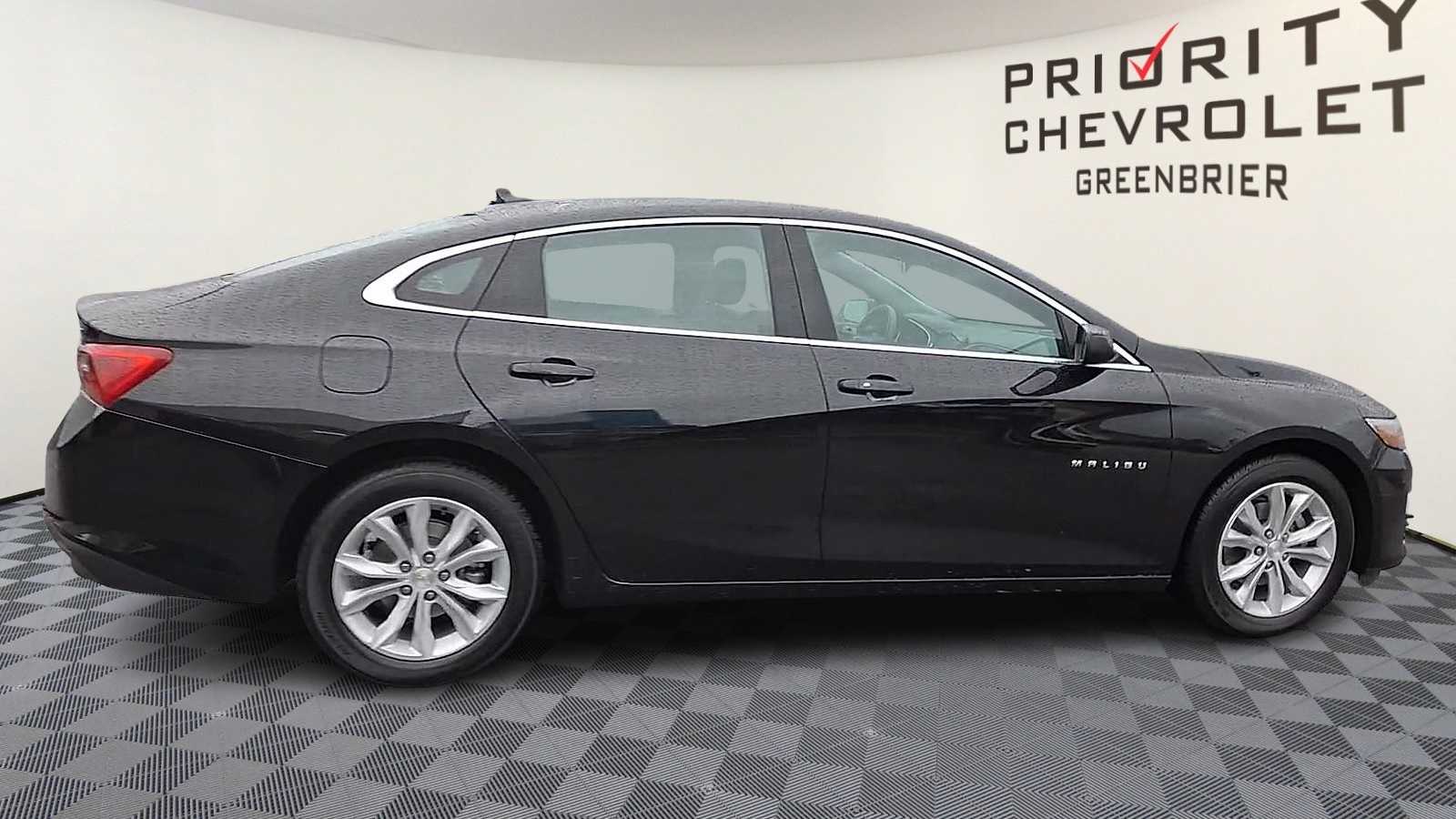 Thumbnail: 2023 Chevrolet Malibu - 9