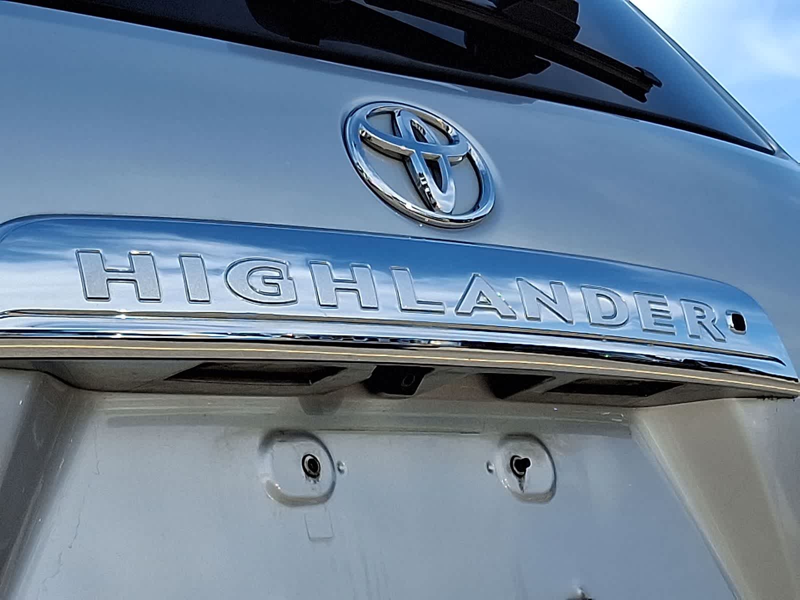 Thumbnail: 2012 Toyota Highlander - 39