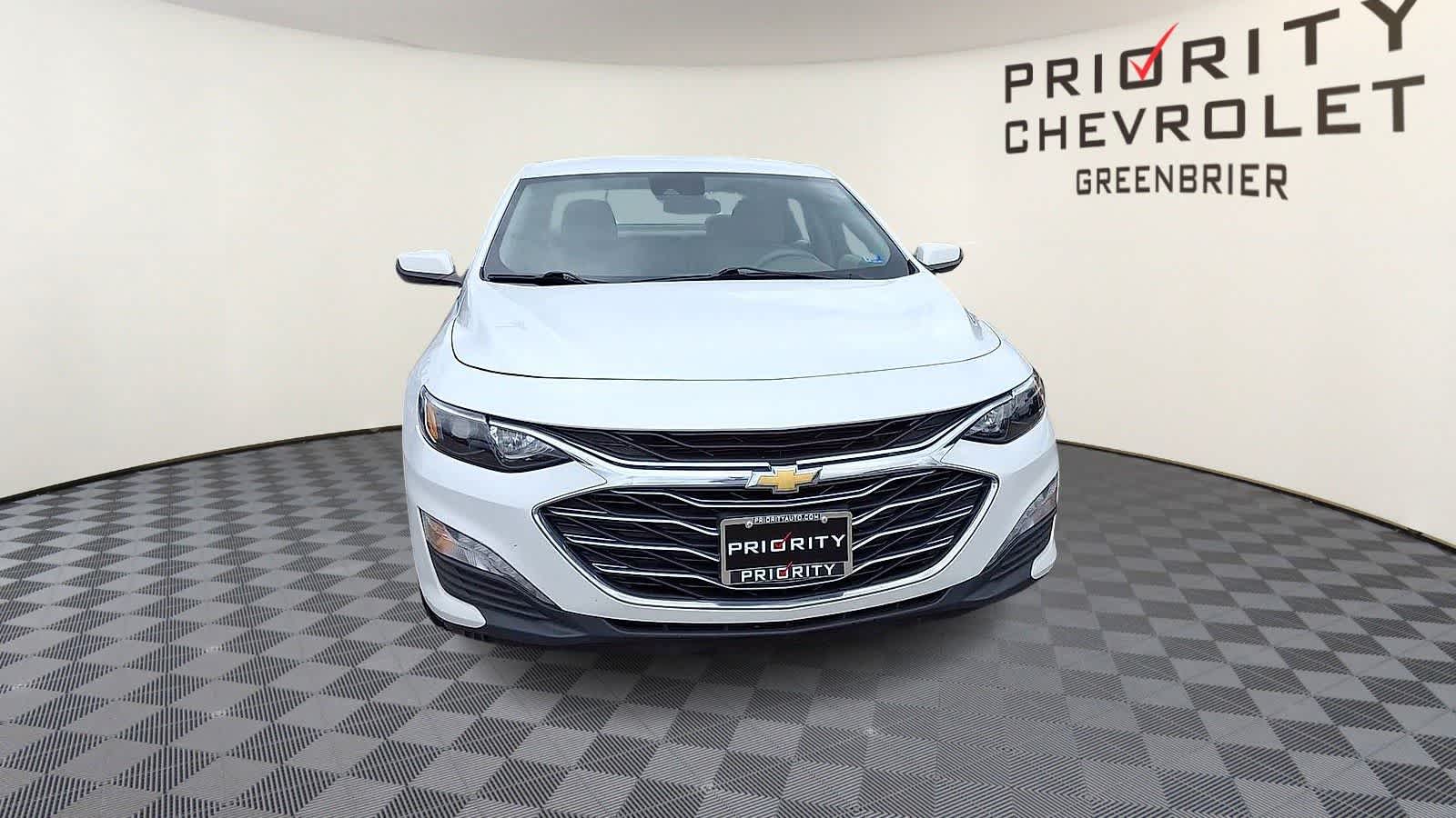 Thumbnail: 2023 Chevrolet Malibu - 3