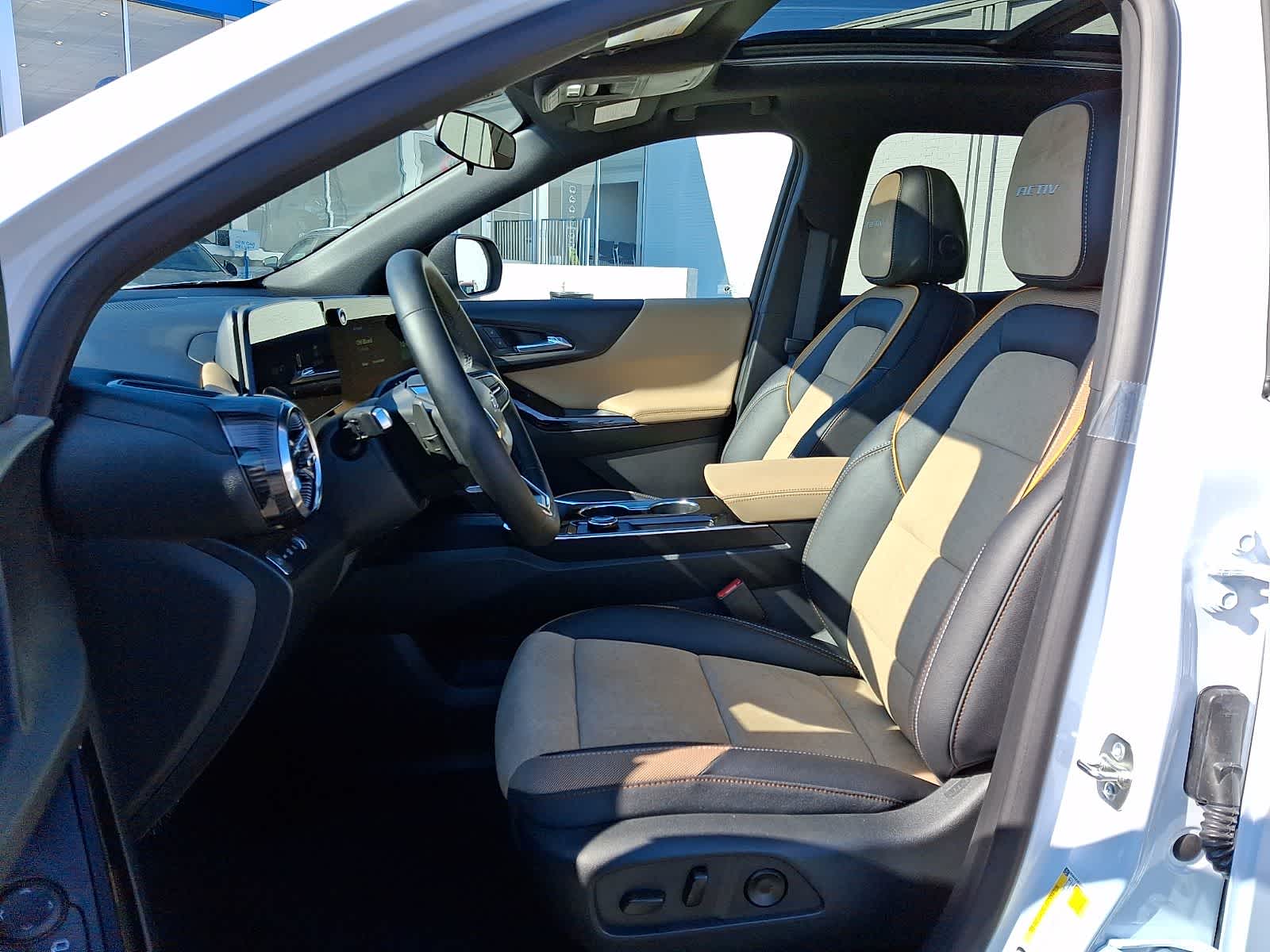 Thumbnail: 2026 Chevrolet Equinox - 11