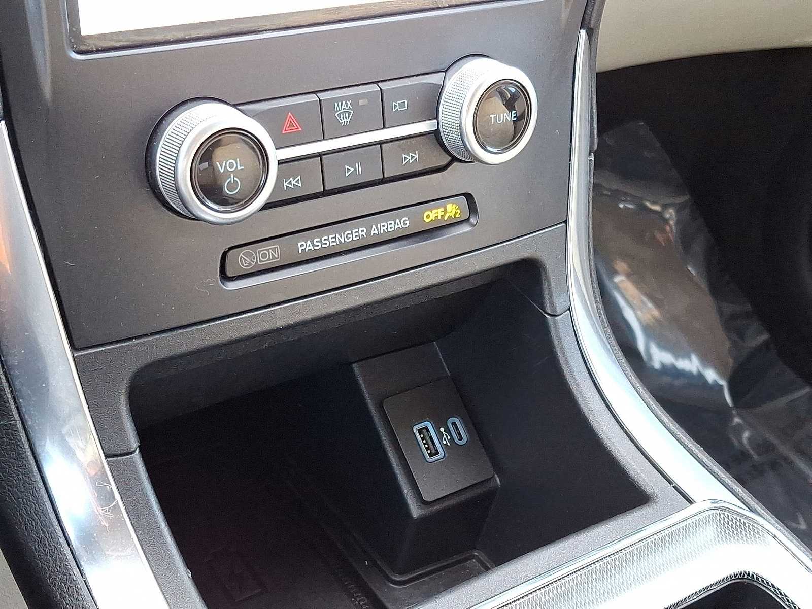 Thumbnail: 2022 Ford Edge - 23