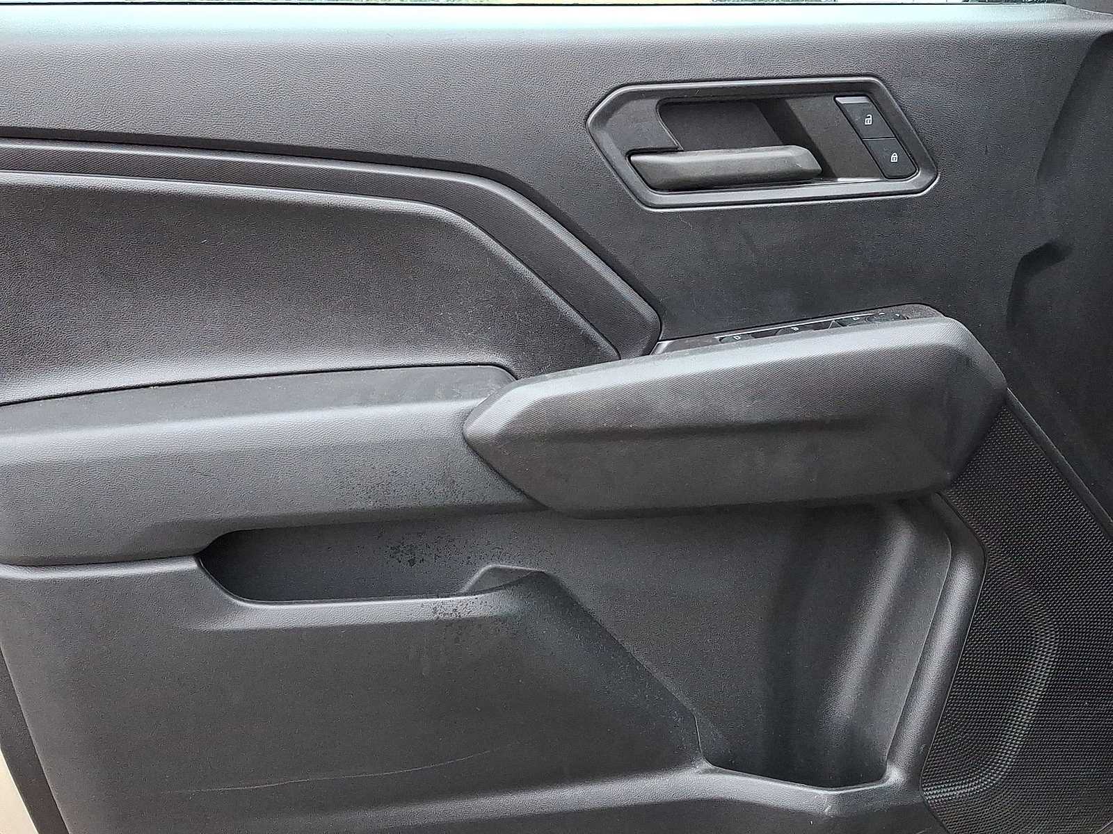 Thumbnail: 2024 Chevrolet Colorado - 27