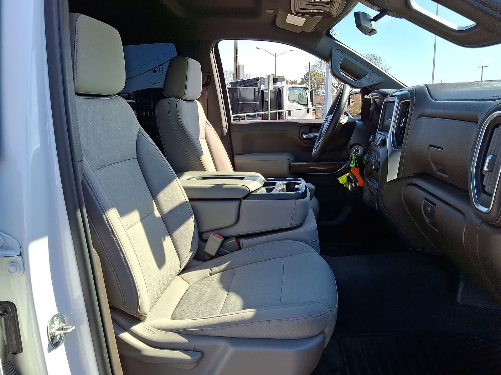 Thumbnail: 2020 Chevrolet Silverado 1500 - 31