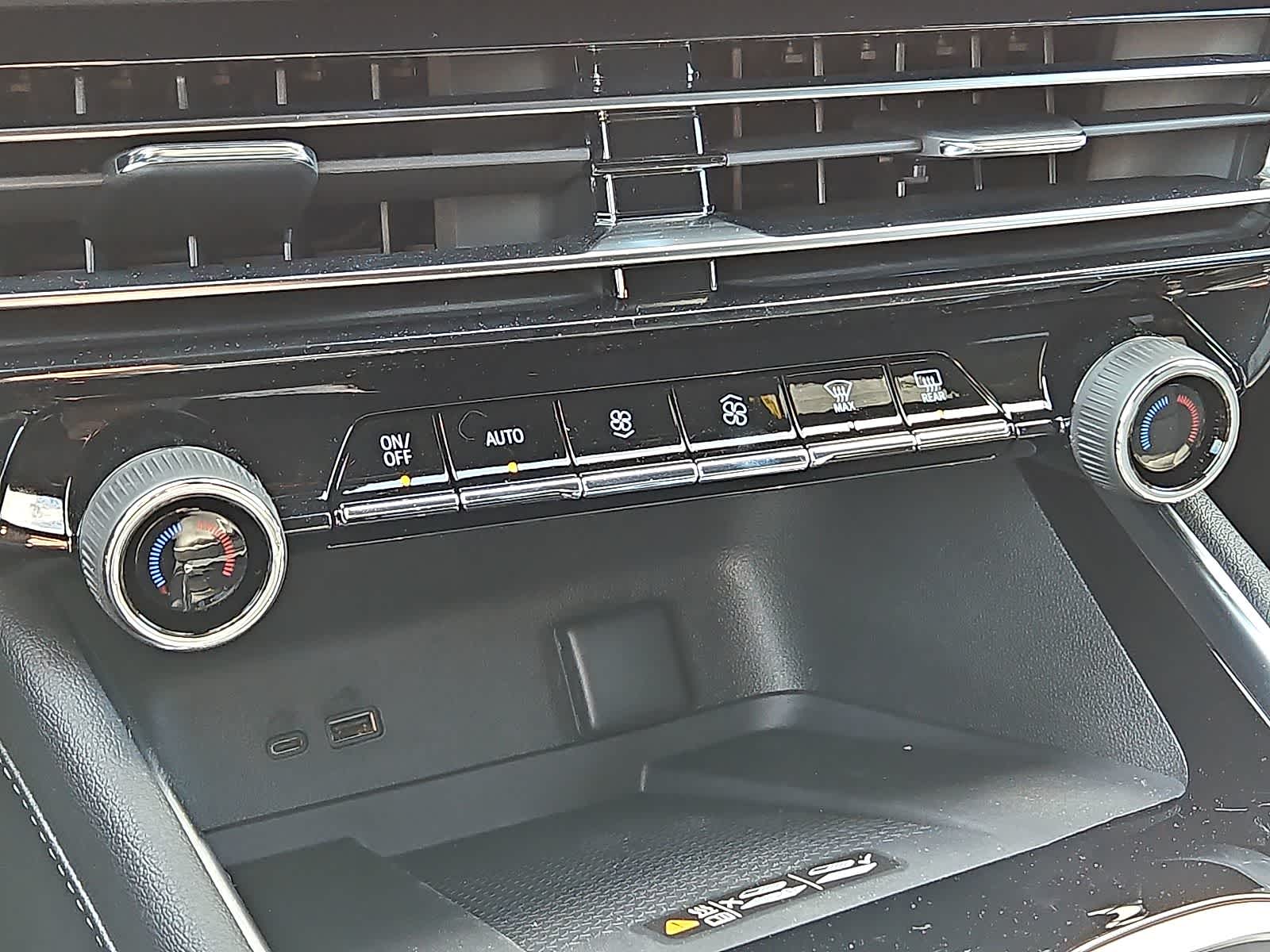 Thumbnail: 2025 Chevrolet Traverse - 11