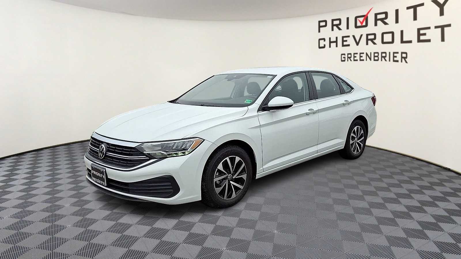 Thumbnail: 2024 Volkswagen Jetta - 4