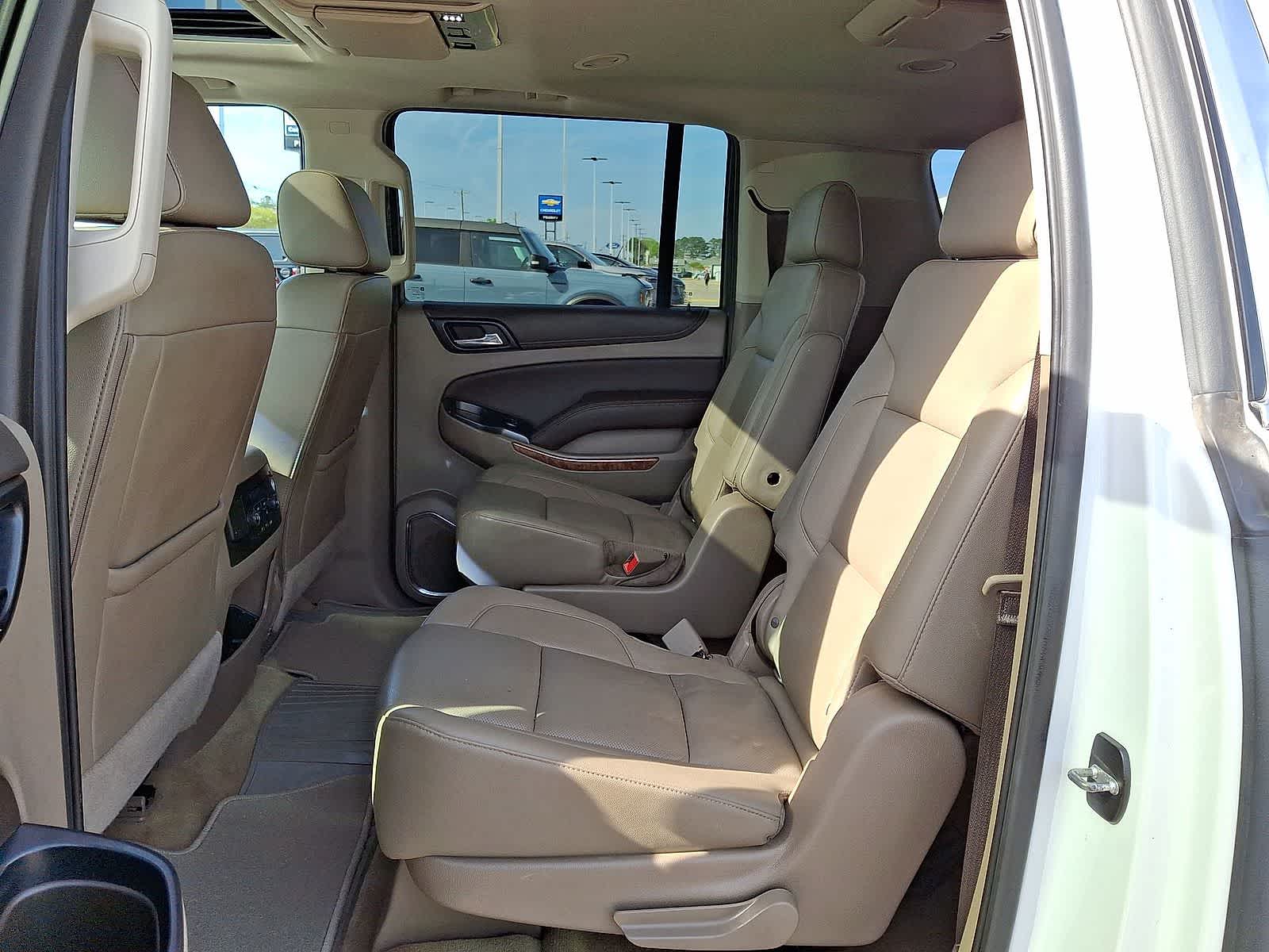 Thumbnail: 2018 Chevrolet Suburban - 32