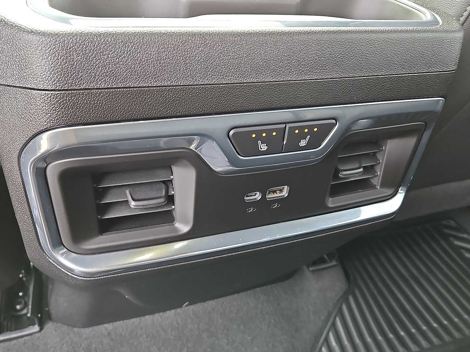 Thumbnail: 2025 Chevrolet Silverado 3500 - 28