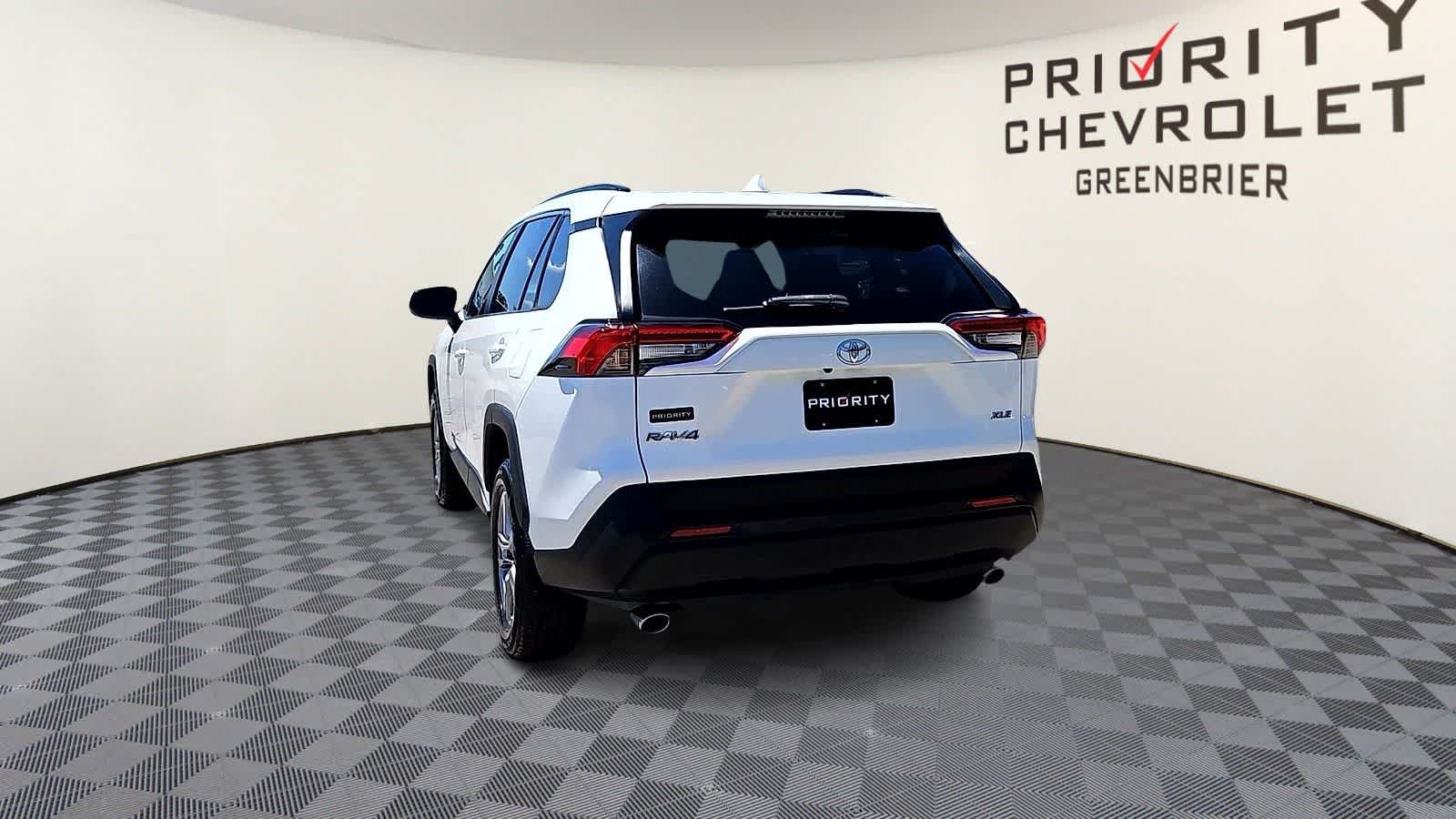 Thumbnail: 2022 Toyota RAV4 - 7