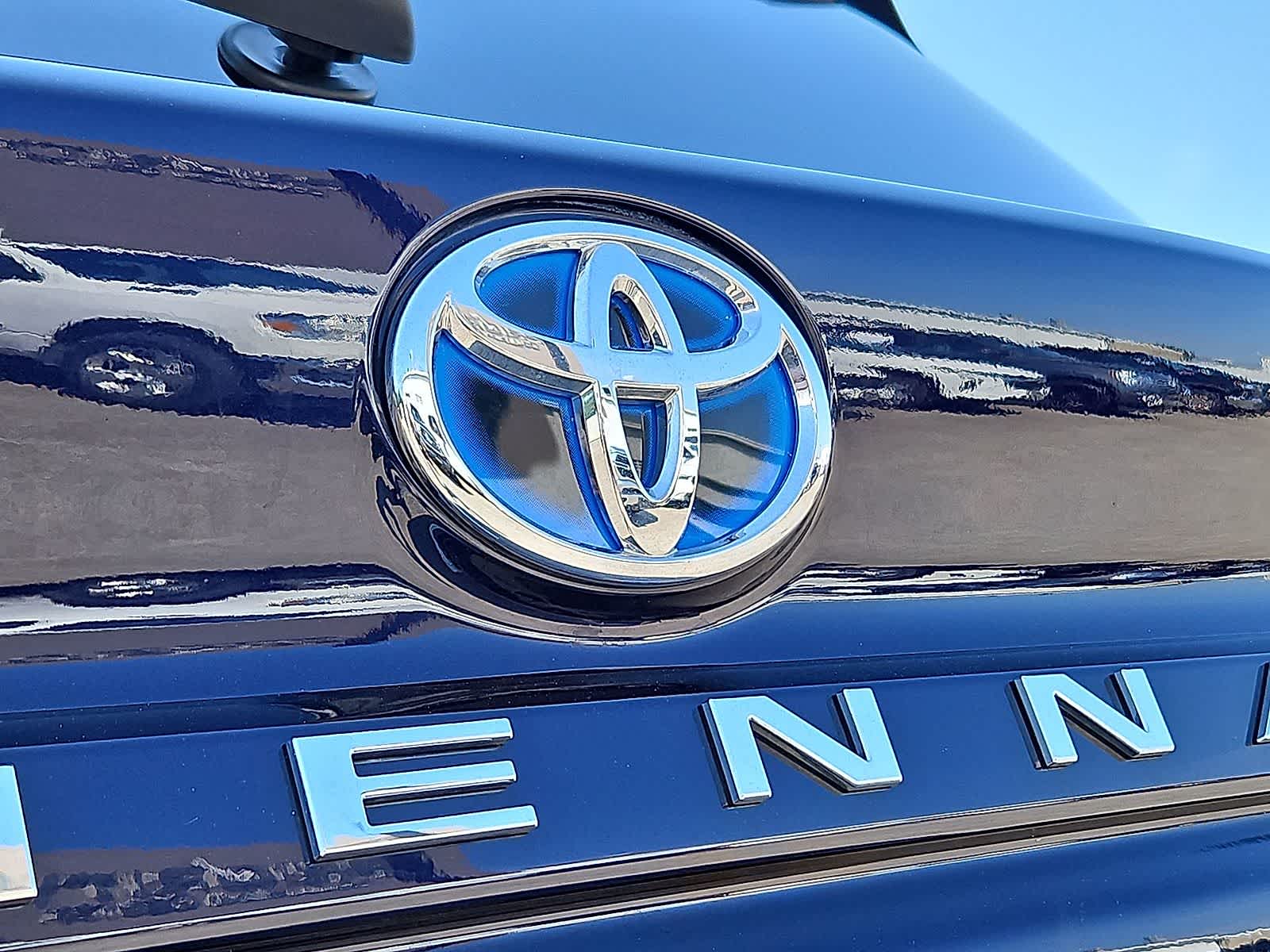 Thumbnail: 2025 Toyota Sienna - 36