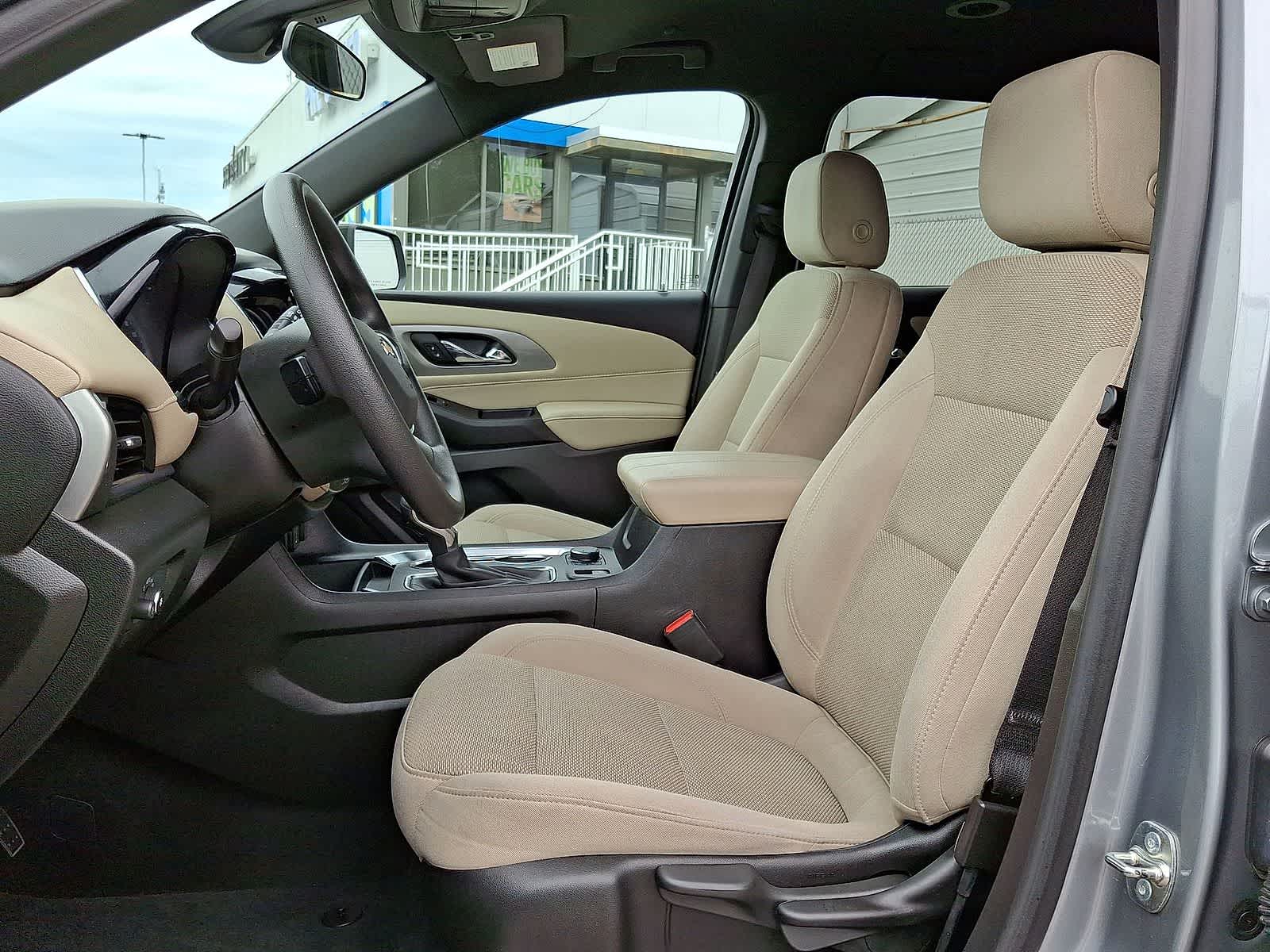 Thumbnail: 2023 Chevrolet Traverse - 24