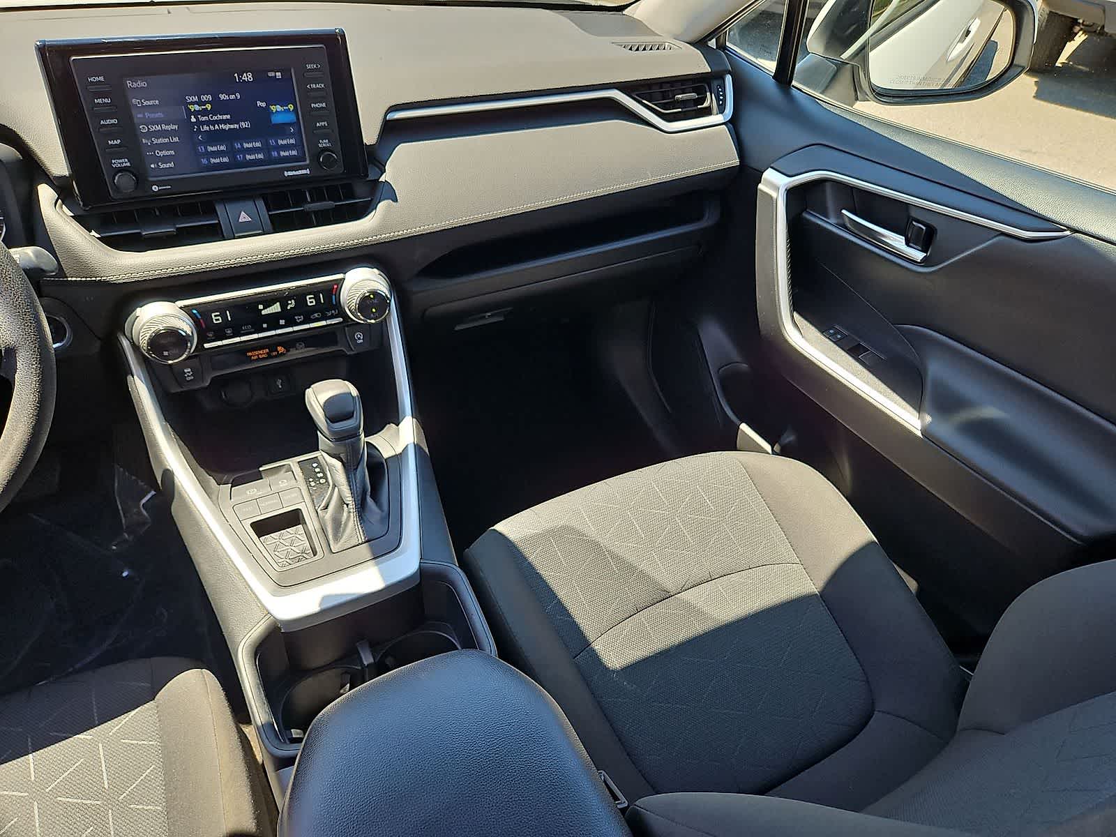 Thumbnail: 2022 Toyota RAV4 - 12