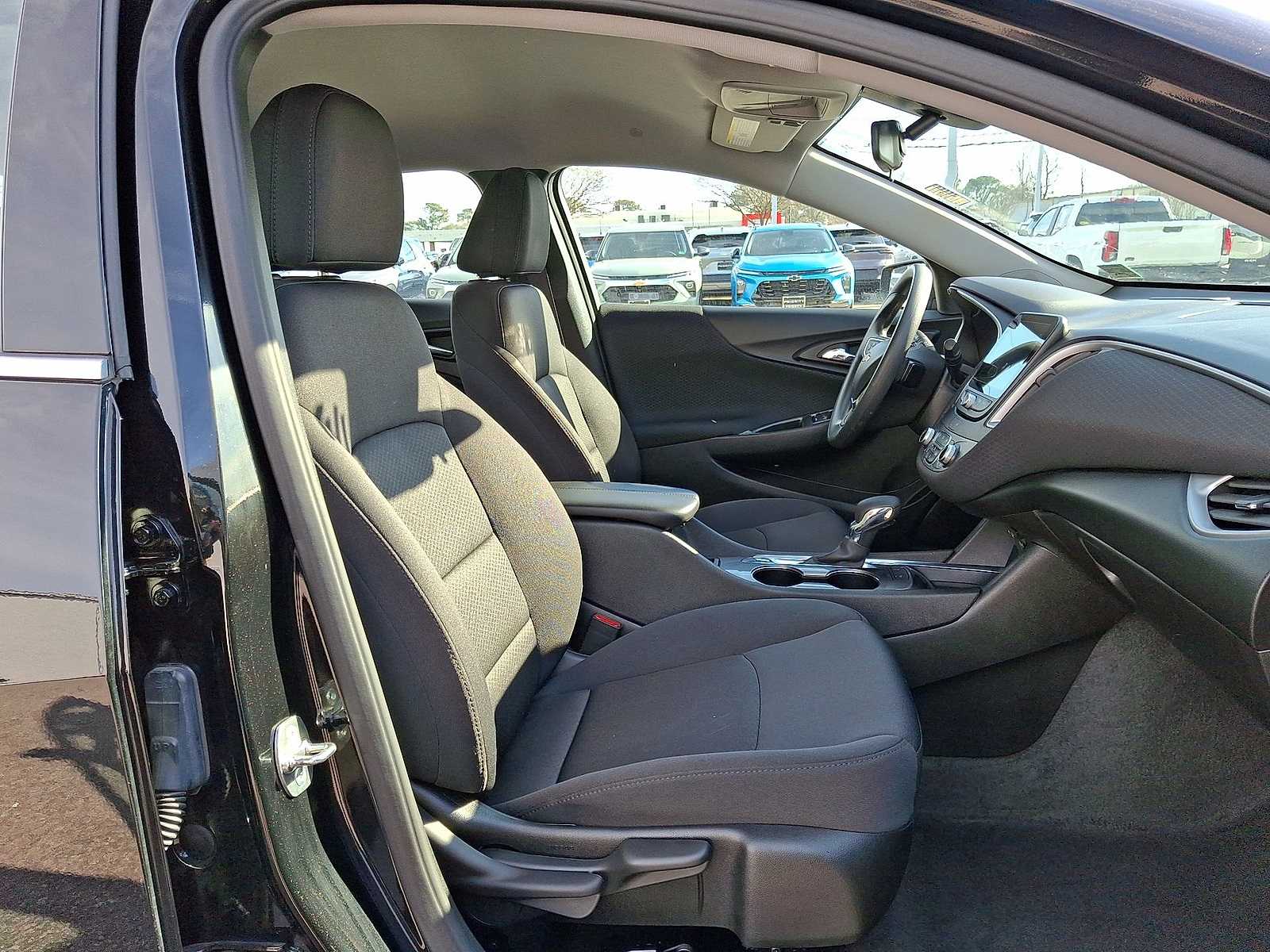 Thumbnail: 2024 Chevrolet Malibu - 32