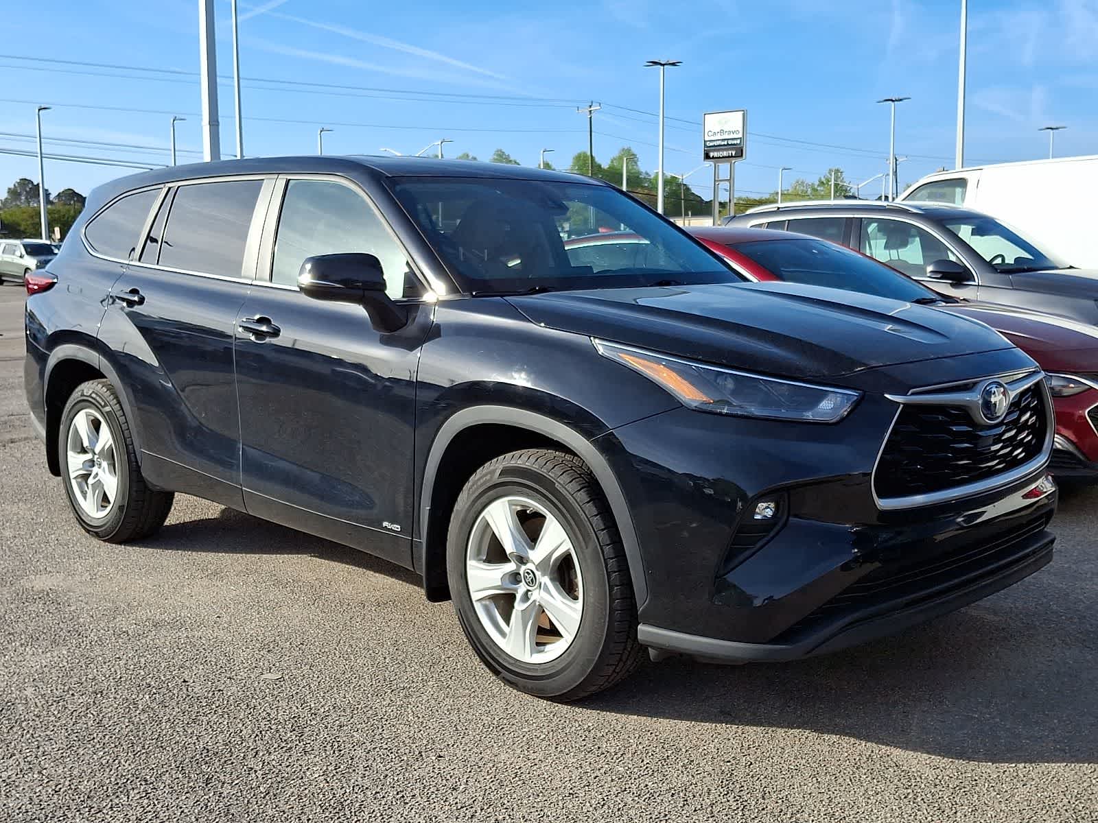 Thumbnail: 2023 Toyota Highlander - 2