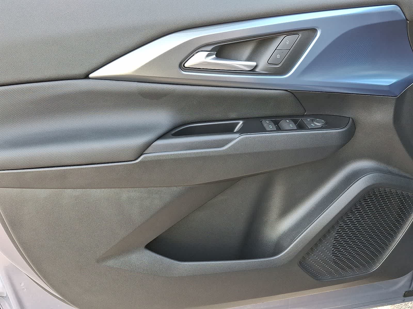 Thumbnail: 2025 Chevrolet Equinox - 8