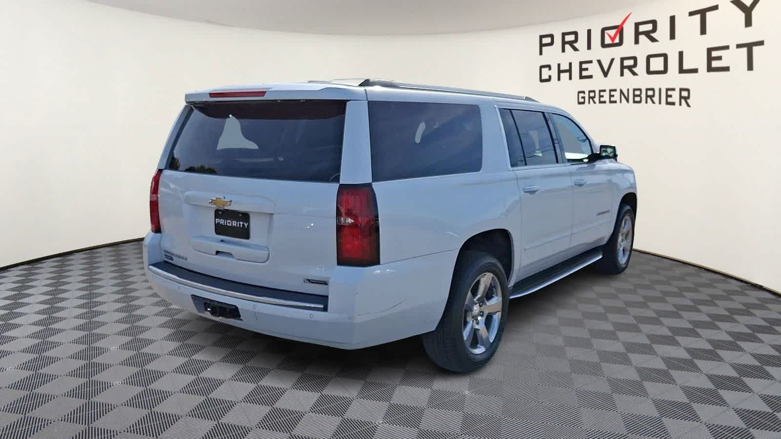 Thumbnail: 2018 Chevrolet Suburban - 8