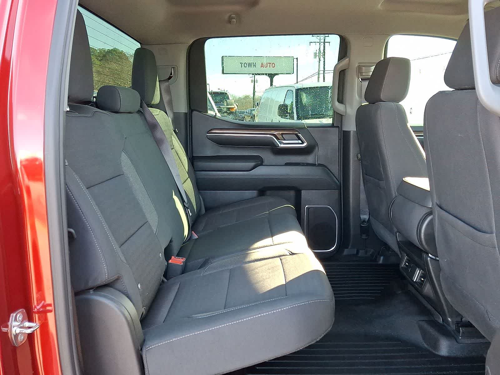 Thumbnail: 2023 Chevrolet Silverado 1500 - 31