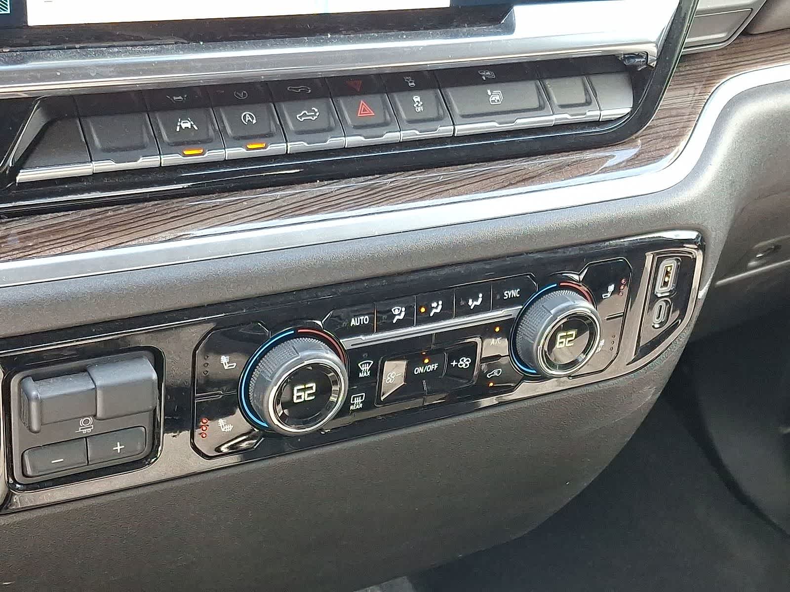 Thumbnail: 2025 Chevrolet Silverado 1500 - 24