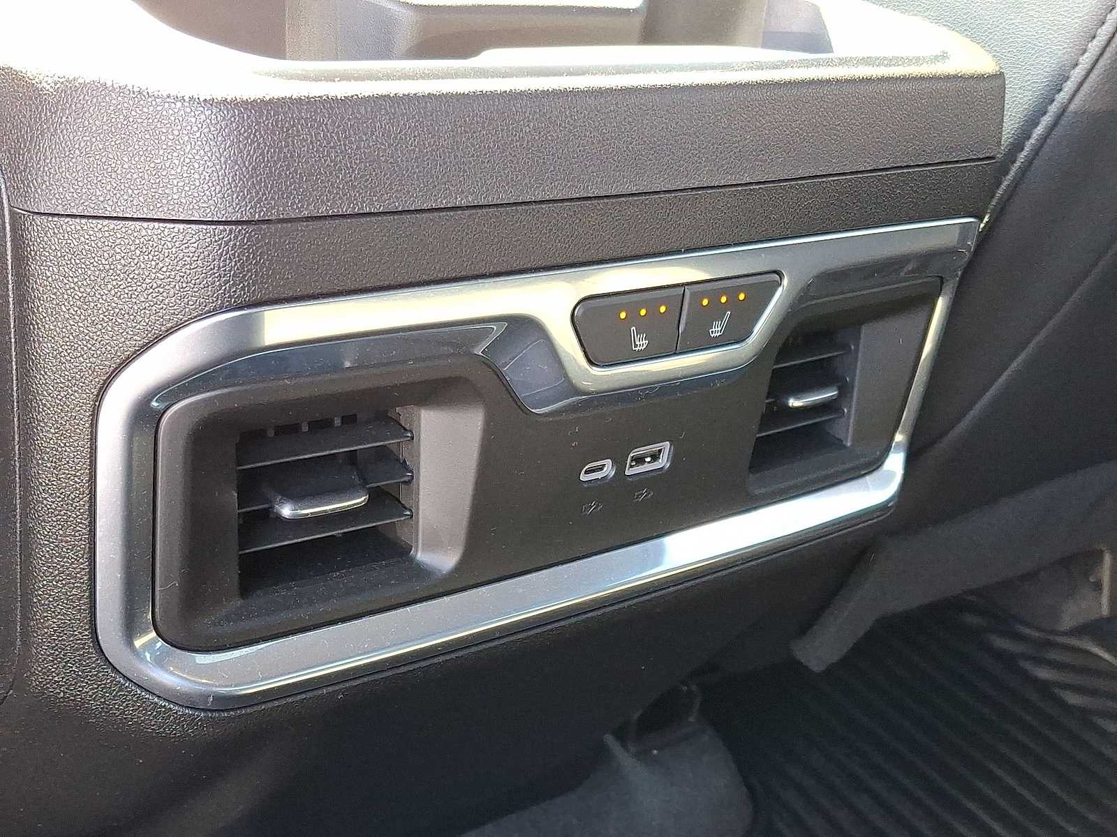 Thumbnail: 2024 Chevrolet Silverado 3500 - 28