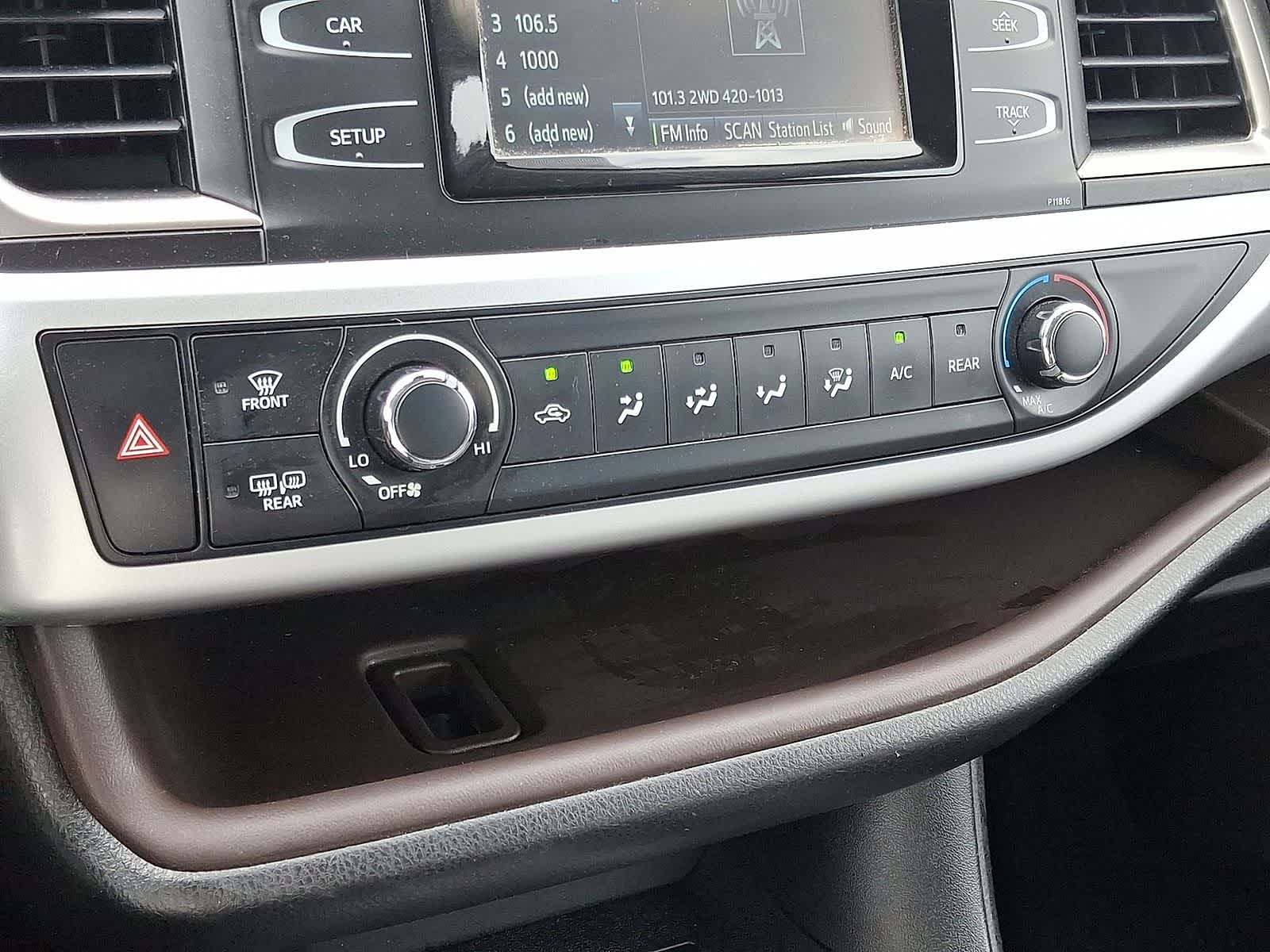 Thumbnail: 2019 Toyota Highlander - 22