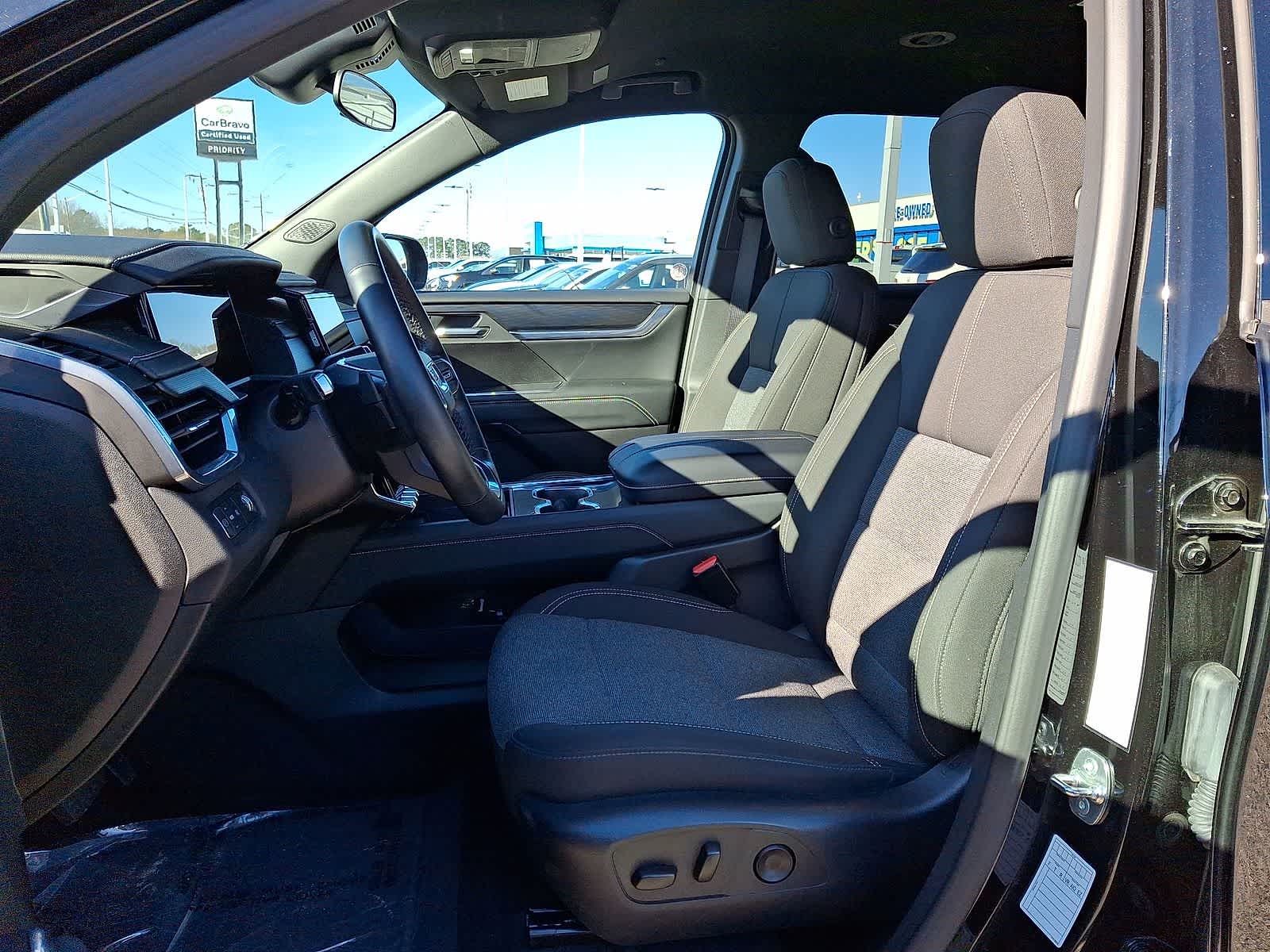 Thumbnail: 2025 GMC Acadia - 25