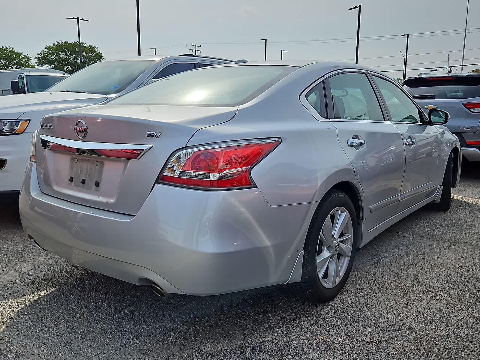 Thumbnail: 2015 Nissan Altima - 3